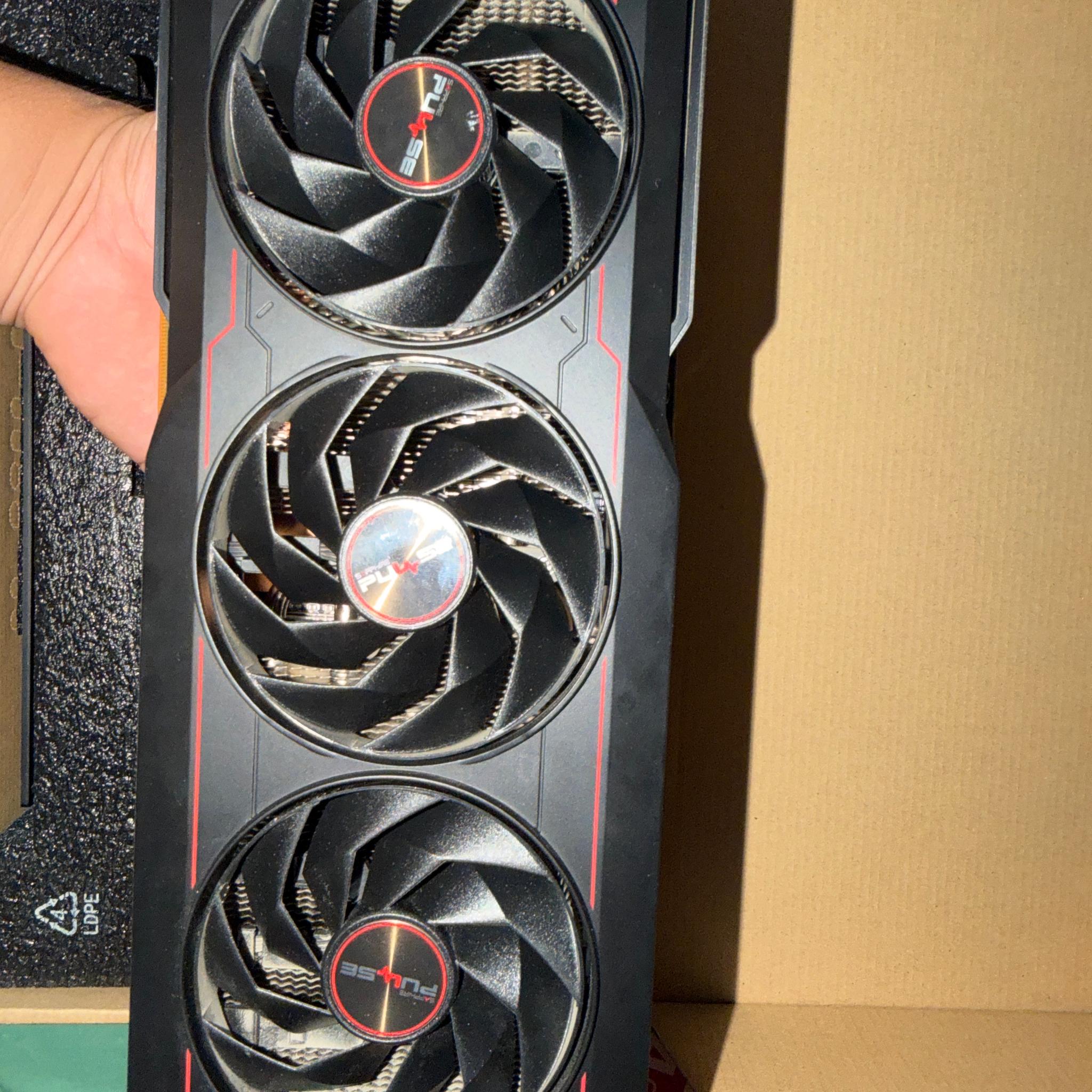SAPPHIRE PULSE Radeon RX 7900 XTX
