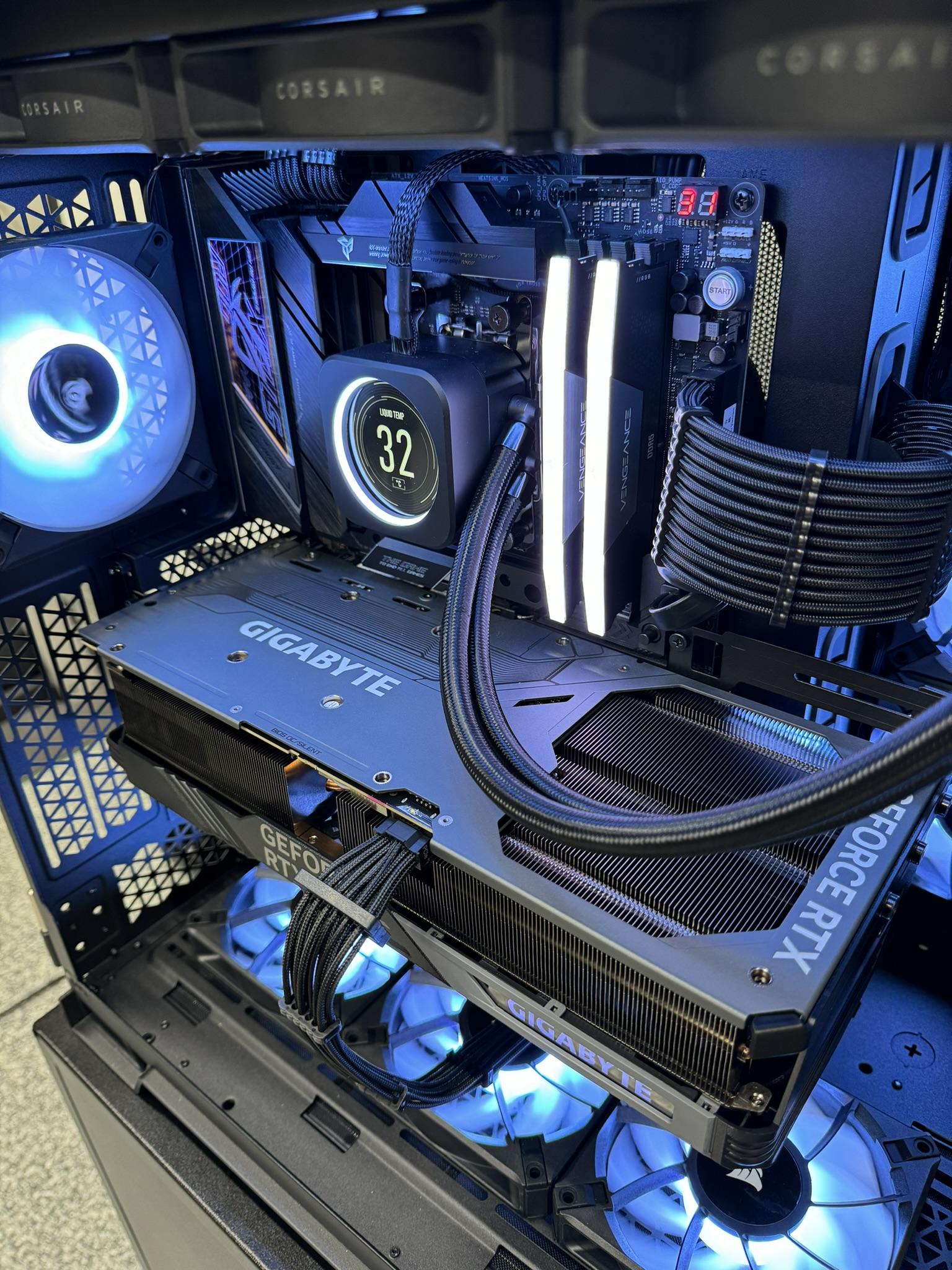 Corsair Pro Gaming PC | RTX 4090, Ryzen 7 7800X3D, 32GB DDR5 6000MHz, 3TB NVMe SSD, 1000w