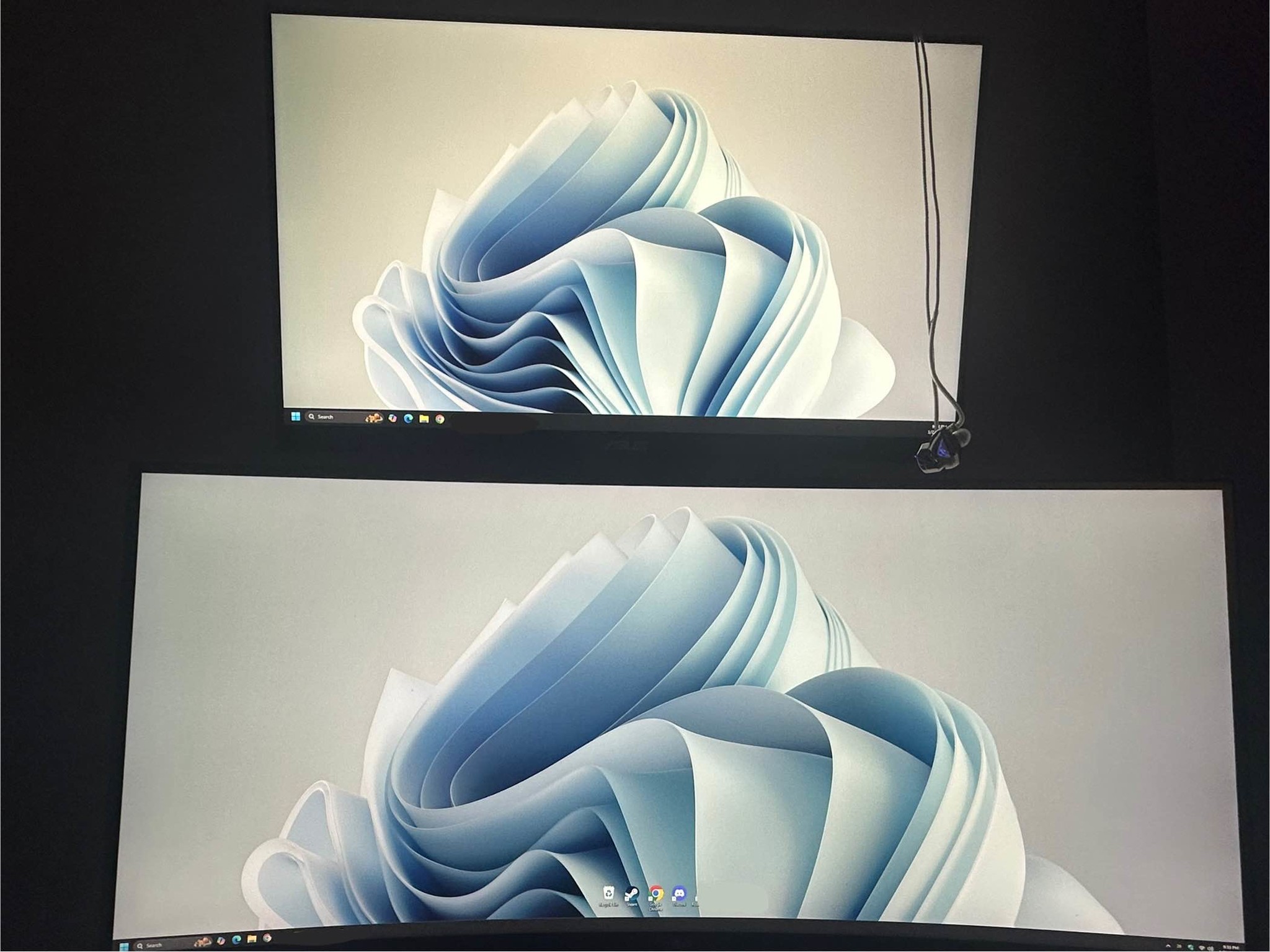 2 MONITORS - CAN BUY SEPERATELY