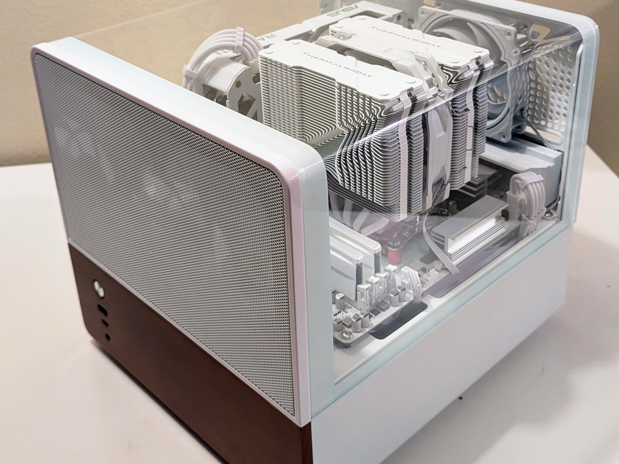 "Arctic Modern" - Minimalist White Build- 9060XT 16GB| Ryzen 7600X| 32GB DDR5| 1TB SSD|