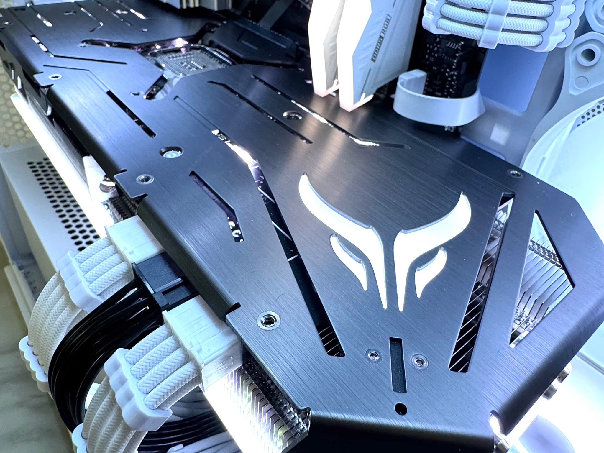 ⬜️⚫️Ultimate 4K/1440p Gaming workstation◻️Rx 7900 XTX◻️Ryzen 7 8700F ◻️W11 pro◻️32gb Ram◽️1Tb ⚫️⬜️