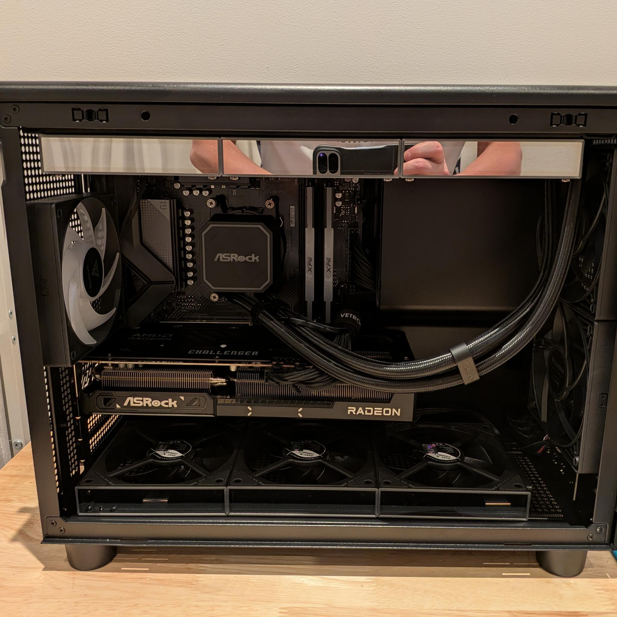 1440p Nightcrawler - RX 9070, Ryzen 5 9600X, 32 GB DDR5 RAM, 1 TB Gen 4 NVME, RGB, Liquid Cooled