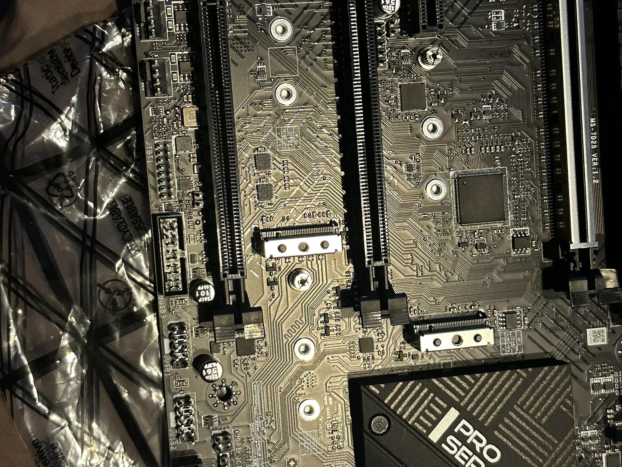 Pro Z690-A Wifi DDR4: Bent CPU Pins