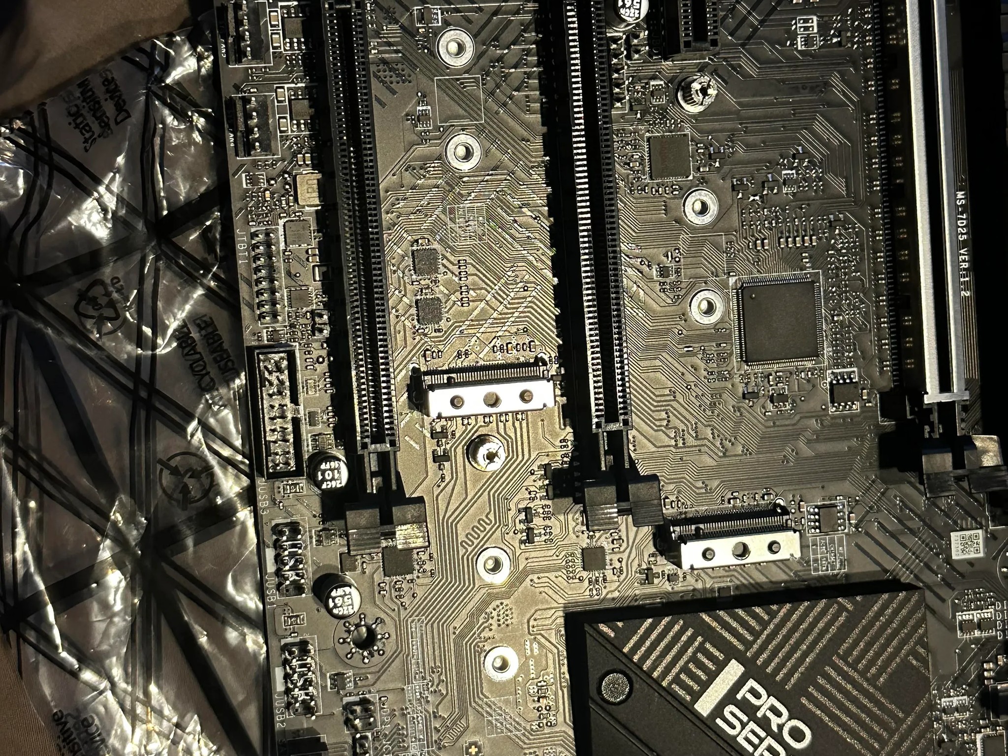 Pro Z690-A Wifi DDR4: Bent CPU Pins