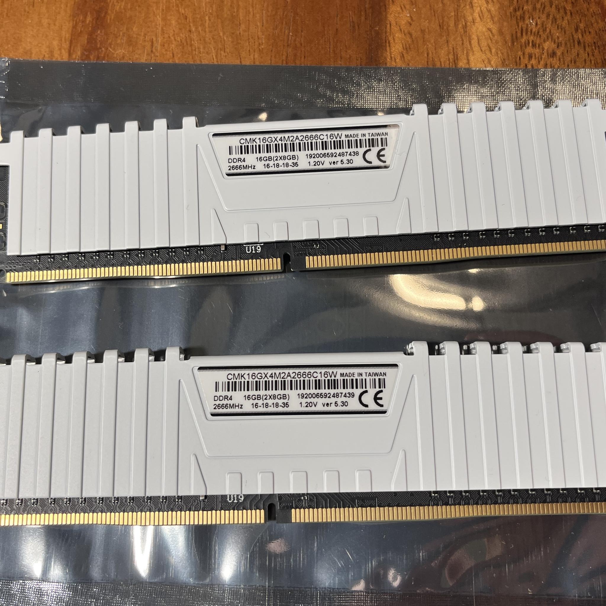 CORSAIR VENGEANCE LPX 16GB (2x8GB) 2666MHz DDR4 RAM (CMK16GX4M2A2666C16W)