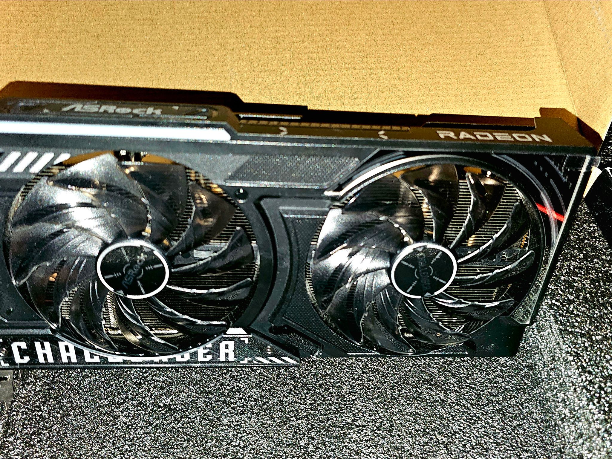 ASRock Challenger RX 9060XT