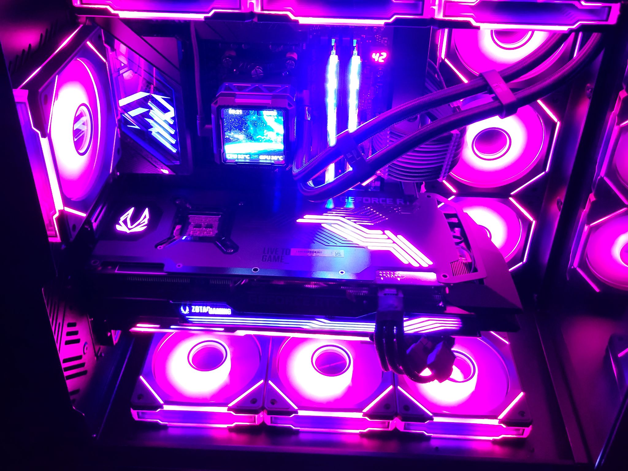 🎮 7800X3D • Zotac 4070 ti Super Amp HoloBlack 16gb • 32GB DDR5 • 2TB NVMe 🚀