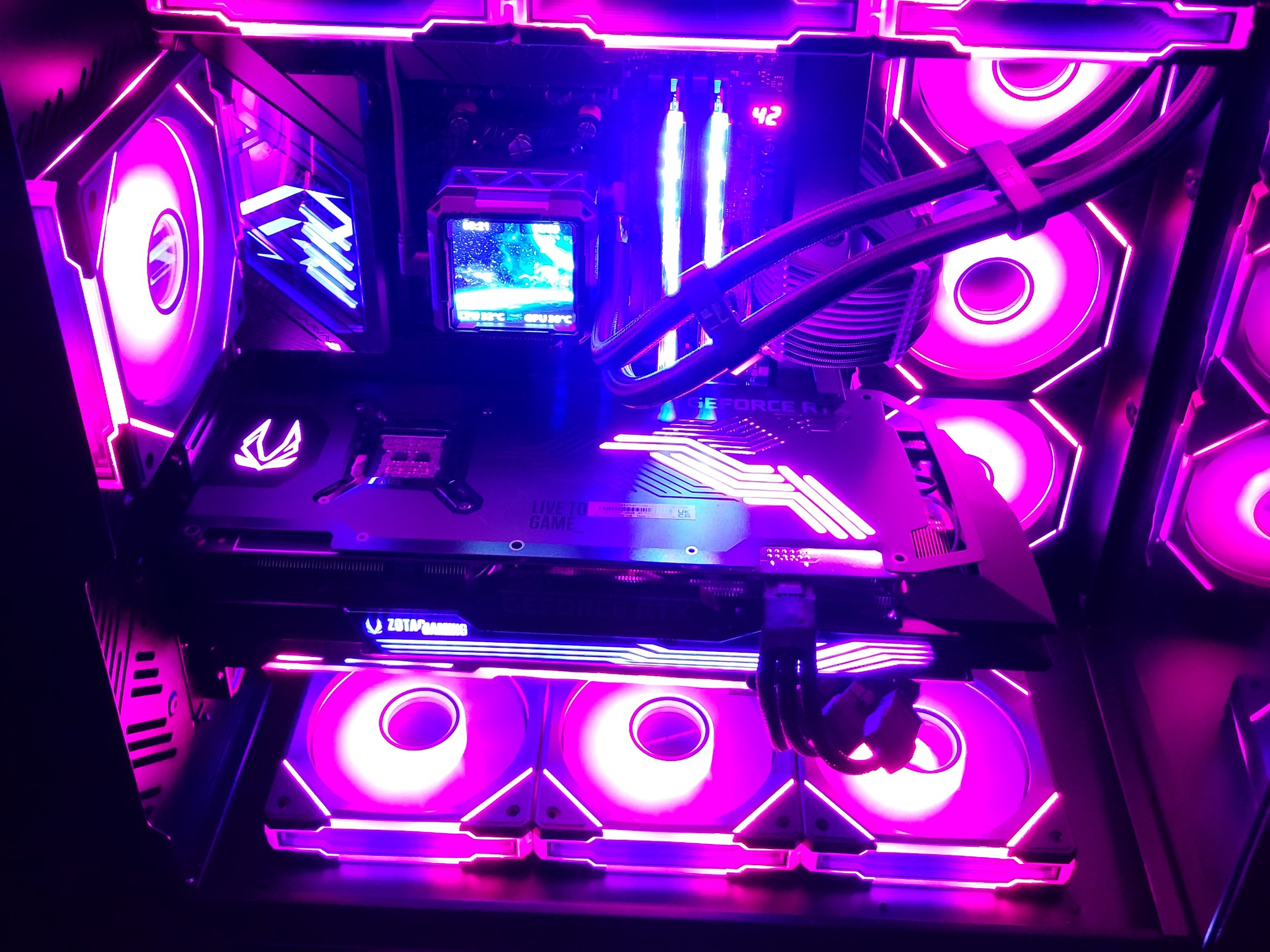 🎮 7800X3D • Zotac 4070 ti Super Amp HoloBlack 16gb • 32GB DDR5 • 2TB NVMe 🚀