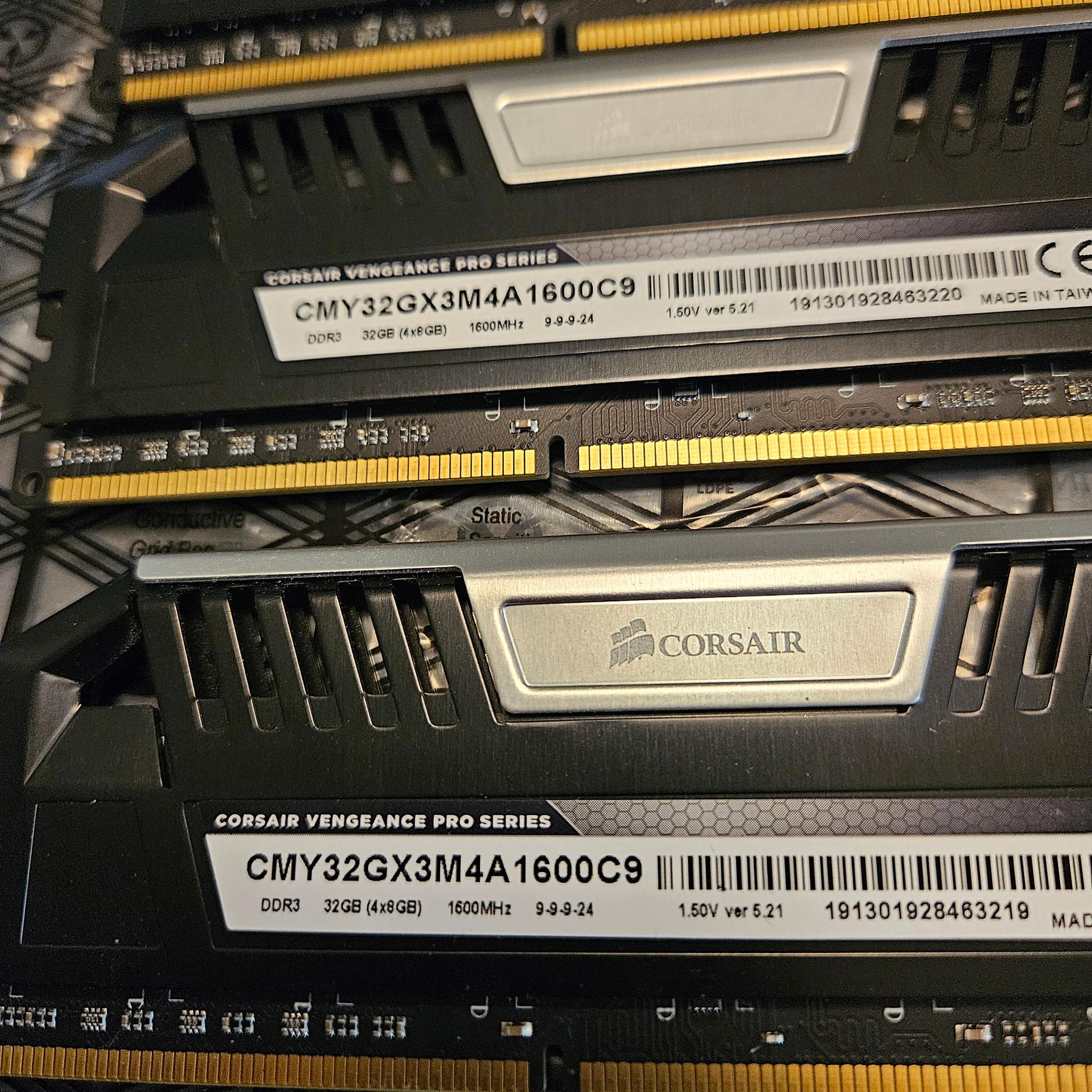 Corsair Vengeance Pro Series DDR3 RAM 32gb 1600