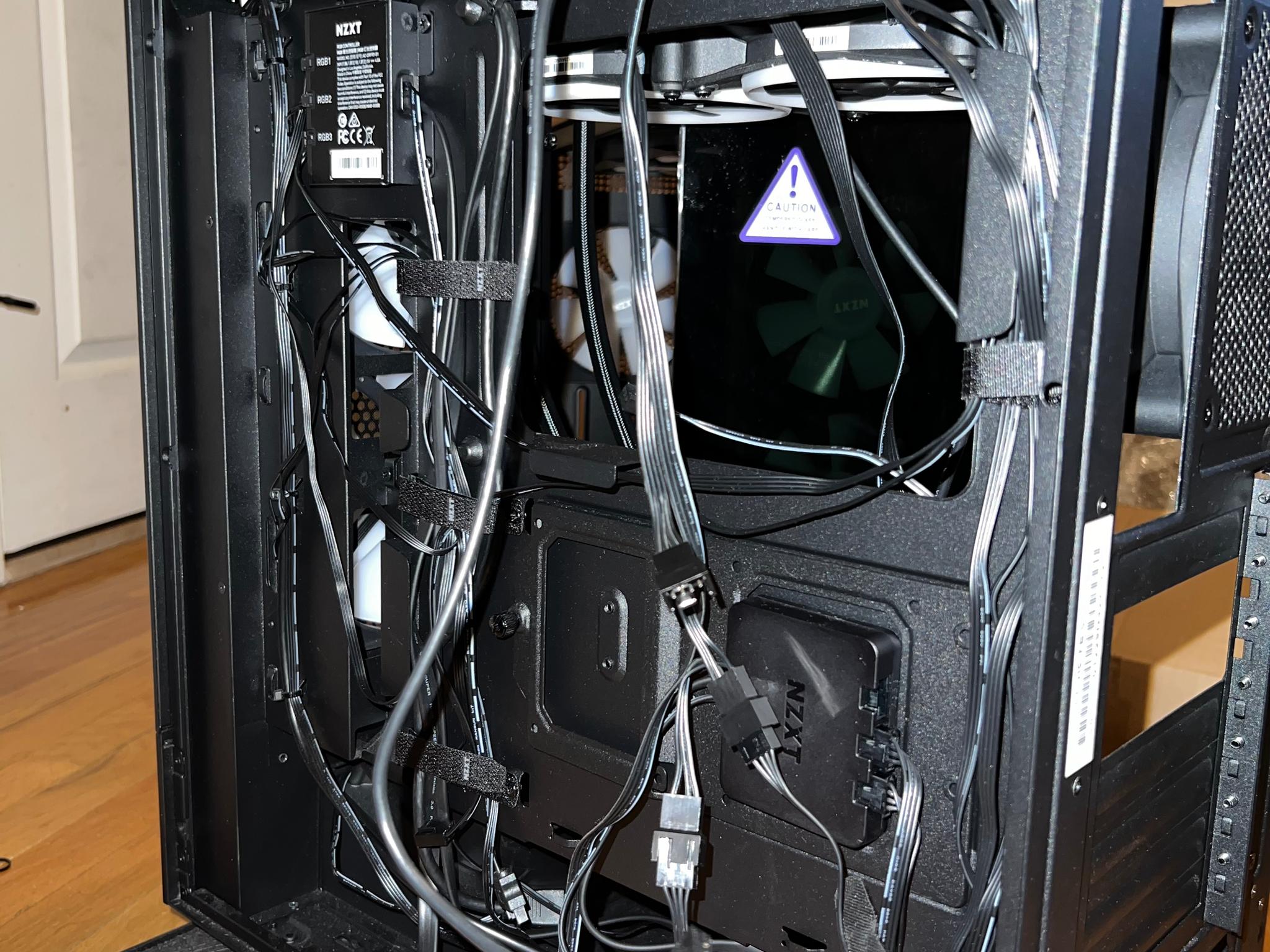 NZXT H5 Flow RGB + NZXT Kraken 240 RGB + NZXT S650 80+ Gold PSU