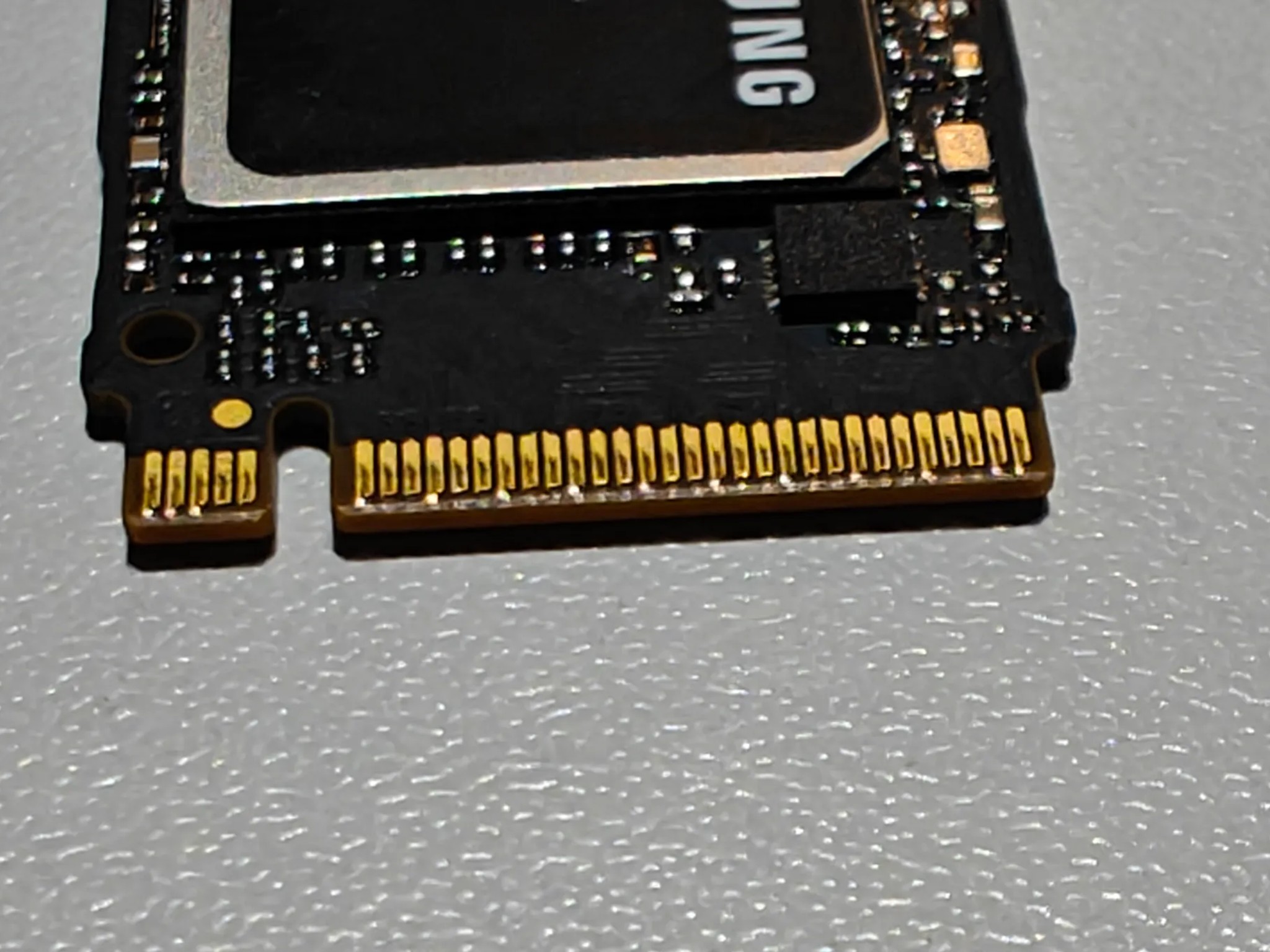 Samsung 980 PRO 2TB PCIE 4.0 x 4 NVMe Gen4 M.2 SSD MZ-V8P2T0 7,000MB/s