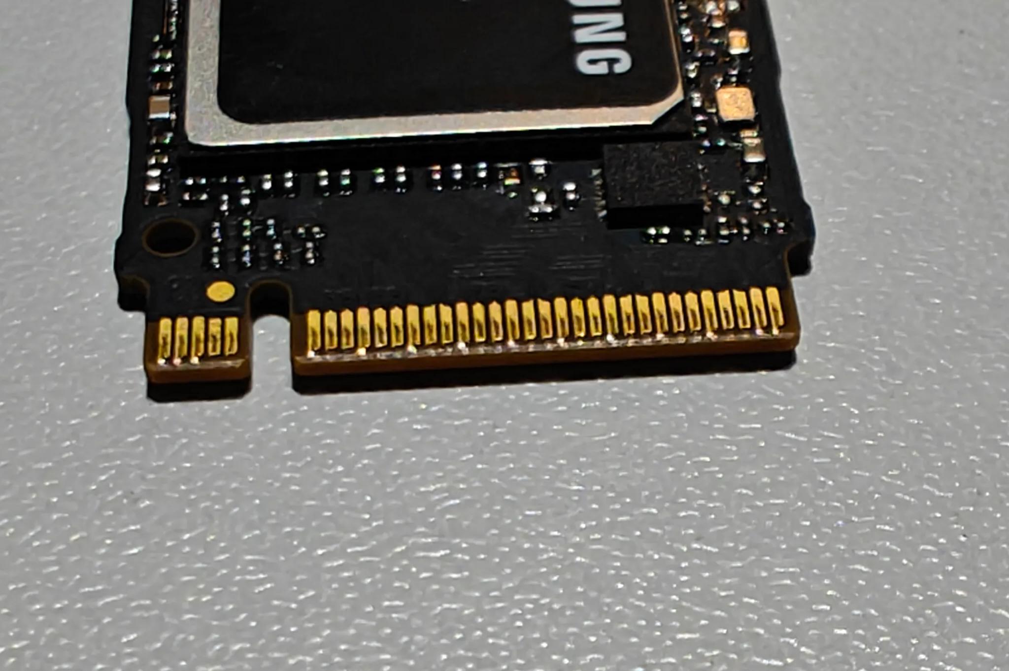 Samsung 980 PRO 2TB PCIE 4.0 x 4 NVMe Gen4 M.2 SSD MZ-V8P2T0 7,000MB/s