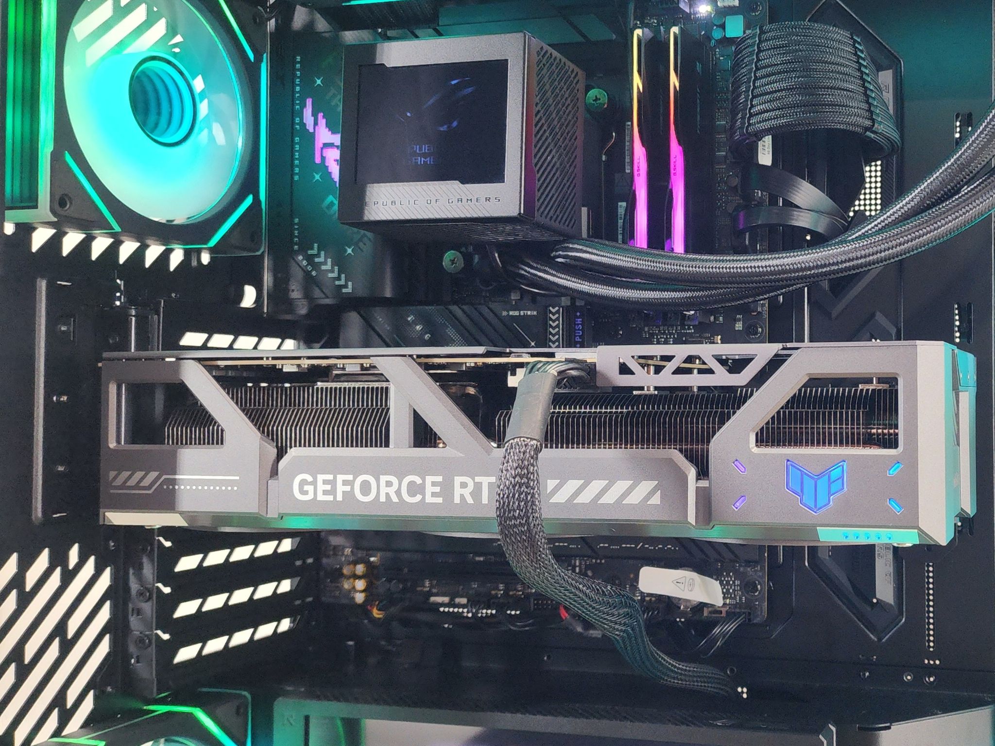 Gaming PC Ryzen 7 9800X3D 32GB RAM 2TB SSD RTX 5080 16GB Windows 11 Computer