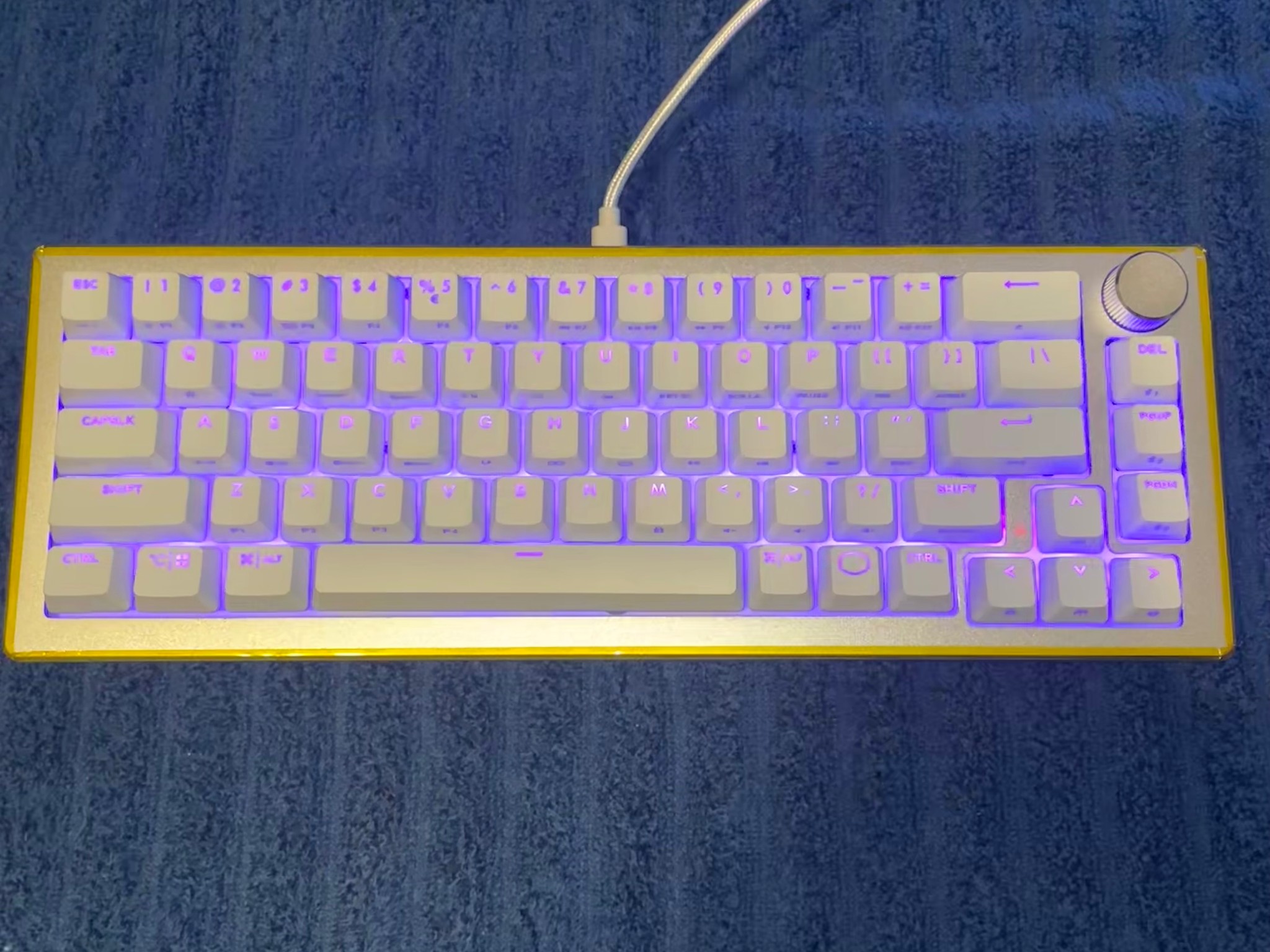 White/Silver CoolerMaster CK721/MK271 Series 65% Hybrid Wireless Mechanical Keyboard