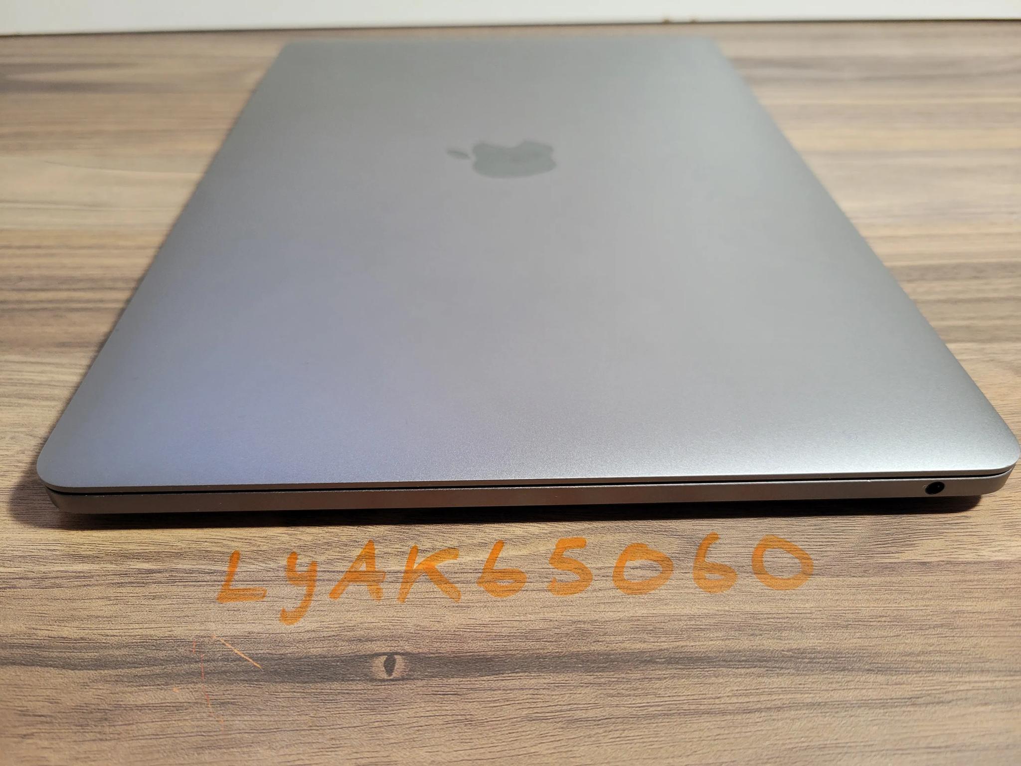 Apple Macbook Pro Laptop 2020 13-inch - 512GB - M1 Cpu - 8Gb ram