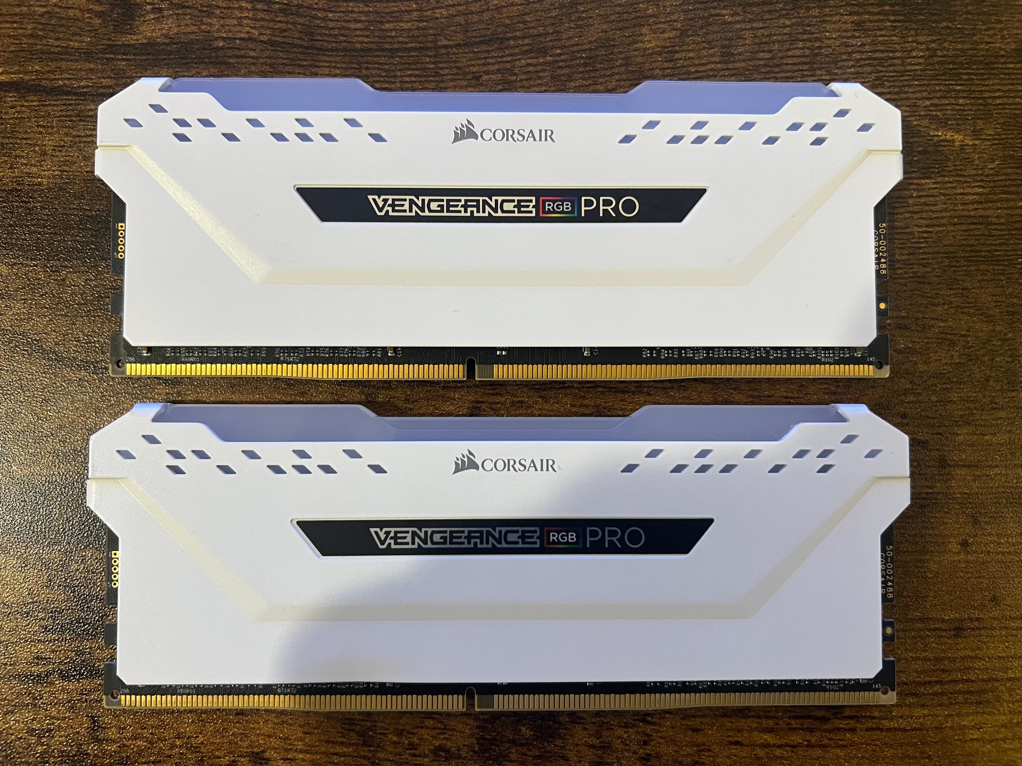32GB White Corsair Vengeance RGB PRO (2 x 16GB) DDR4 DRAM 3200MHz C16 Memory Kit - Black