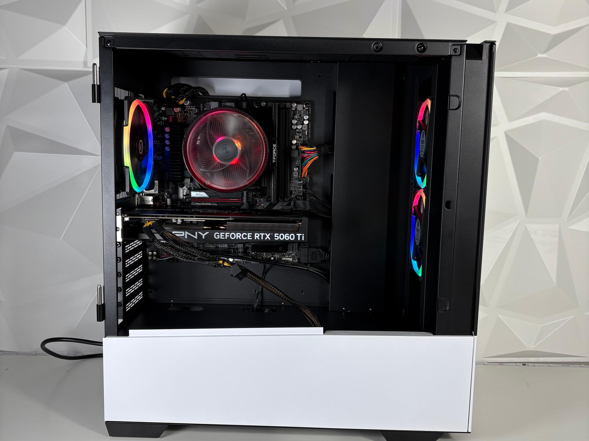 Clean White Gaming PC - Nvidia RTX 5070, AMD Ryzen 5 7600, 16GB DDR5, 1TB SSD