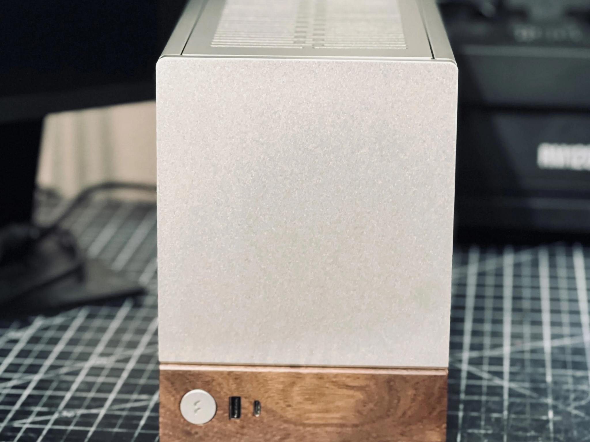 New ITX build - Fractal Terra with 5800X3D, 6950 XT, 16GB RAM, 2TB NVMe, full custom cables