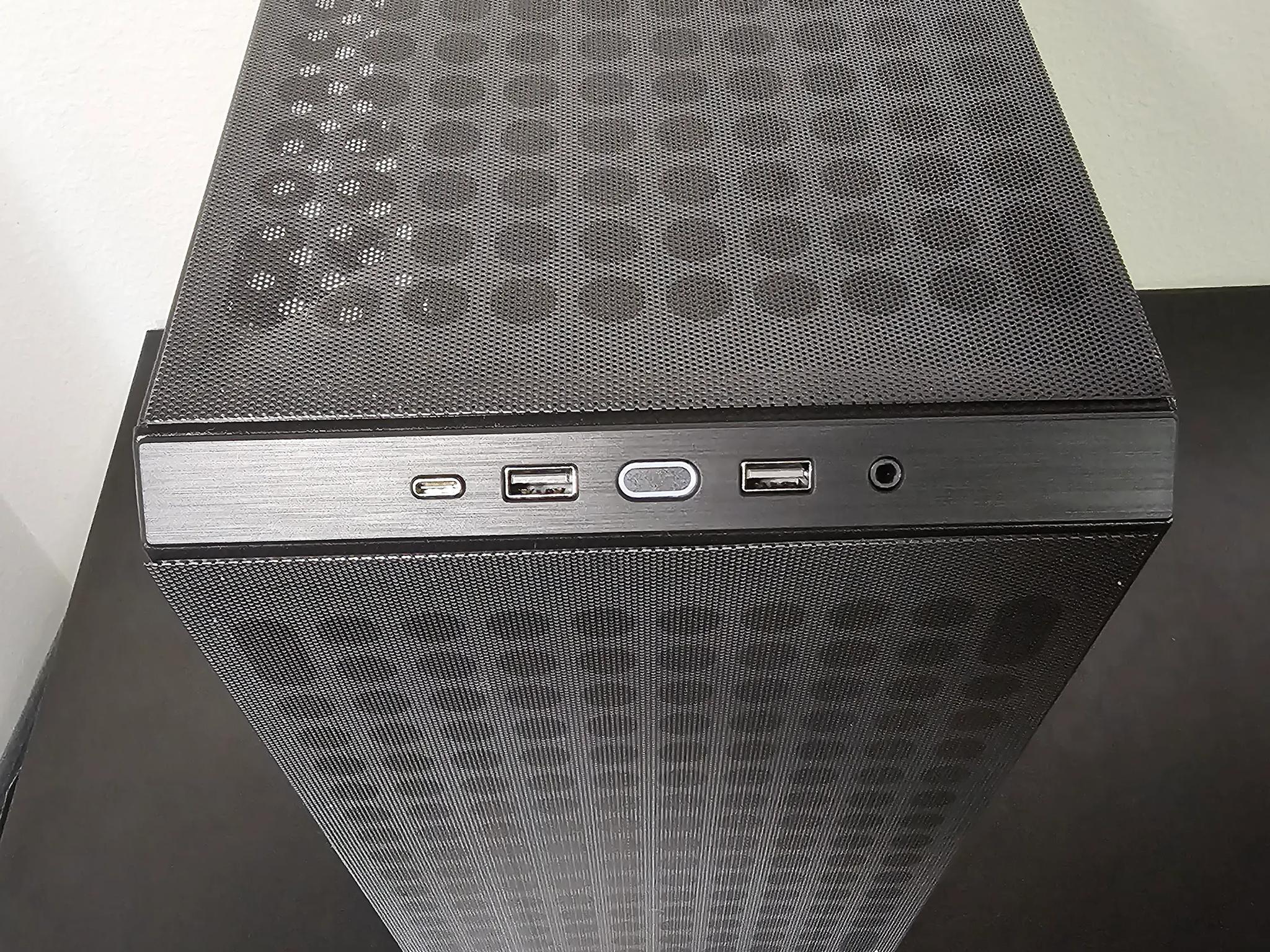 1080p Dragon // i5 9400f // GTX 1070 // 16GB DDR4 // 960GB SSD // Wi-Fi + BT