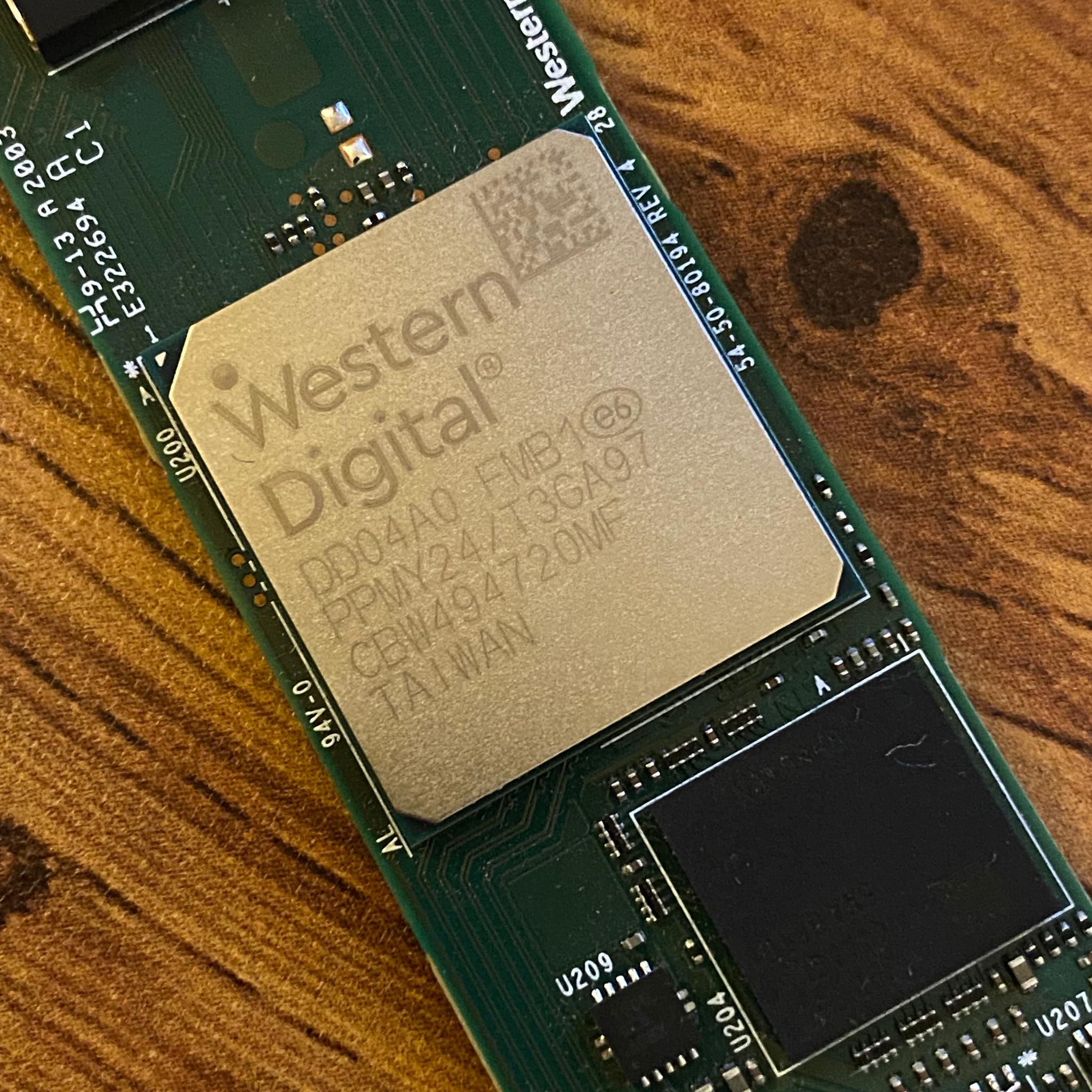 Bundle: Western Digital 3.84TB m.2 NVMe 22110 SSD + 10Gbps Docking Station w/Fan