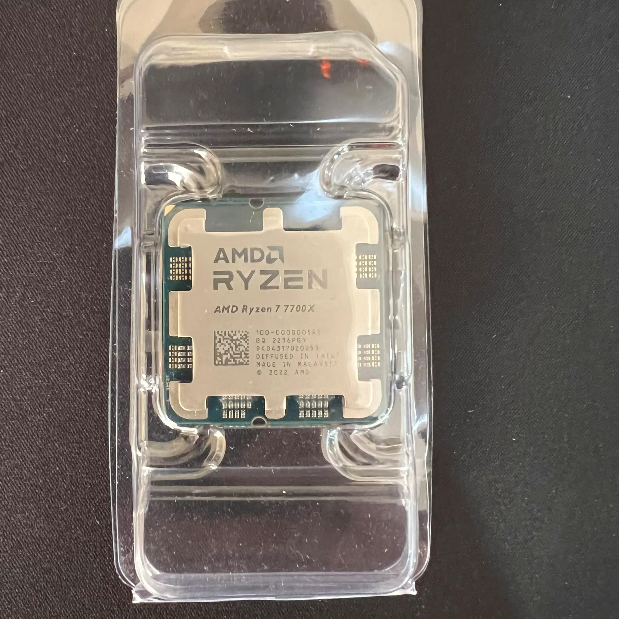 AMD Ryzen 7 7700X 8-Core, 16-Thread Unlocked Desktop Processor