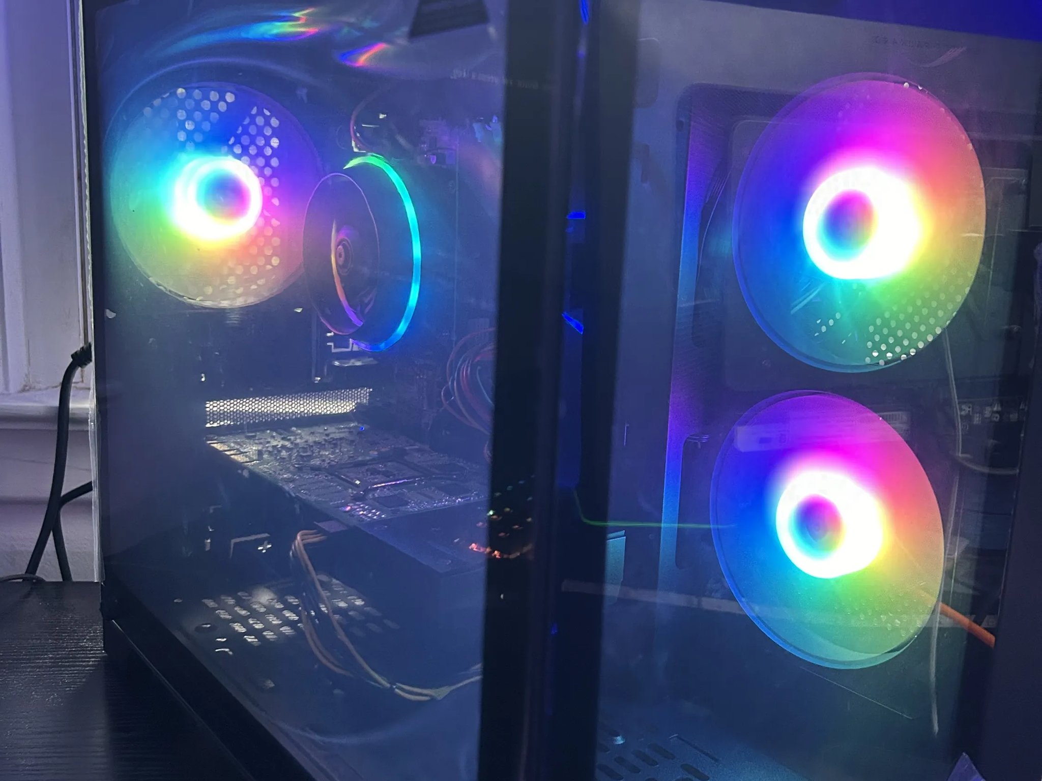 GAMING PC i7 8GB NVIDIA GTX 660 RGB Lighting RGB Fans