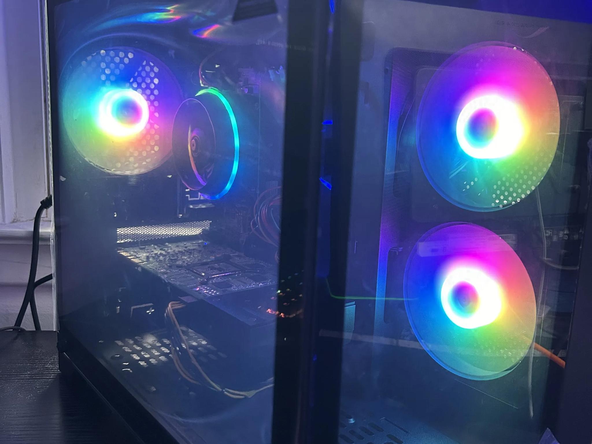 GAMING PC i7 8GB NVIDIA GTX 660 RGB Lighting RGB Fans