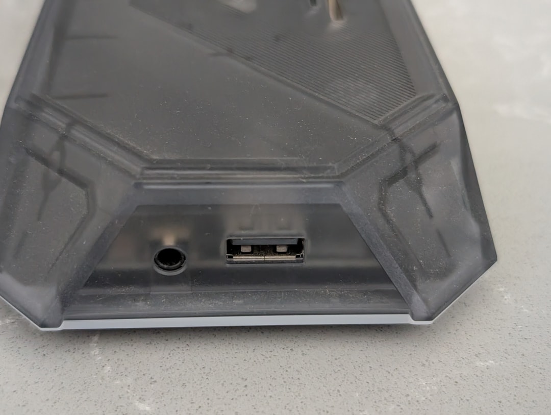 STEAMDECK OLED 2TB + 256GB WITH JSAUX DOCK | Jawa