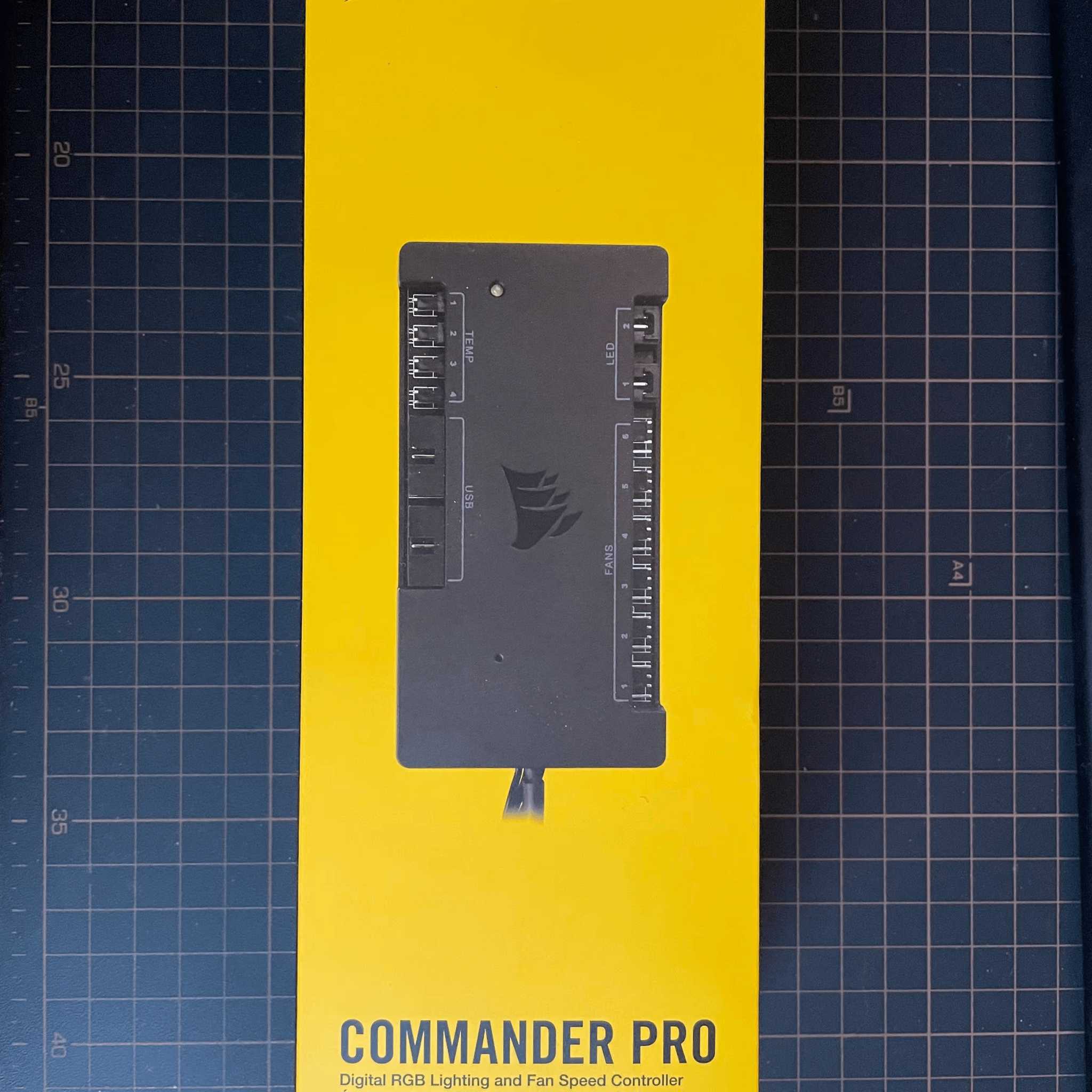 iCUE Commander PRO Smart RGB Lighting and Fan Speed Controller