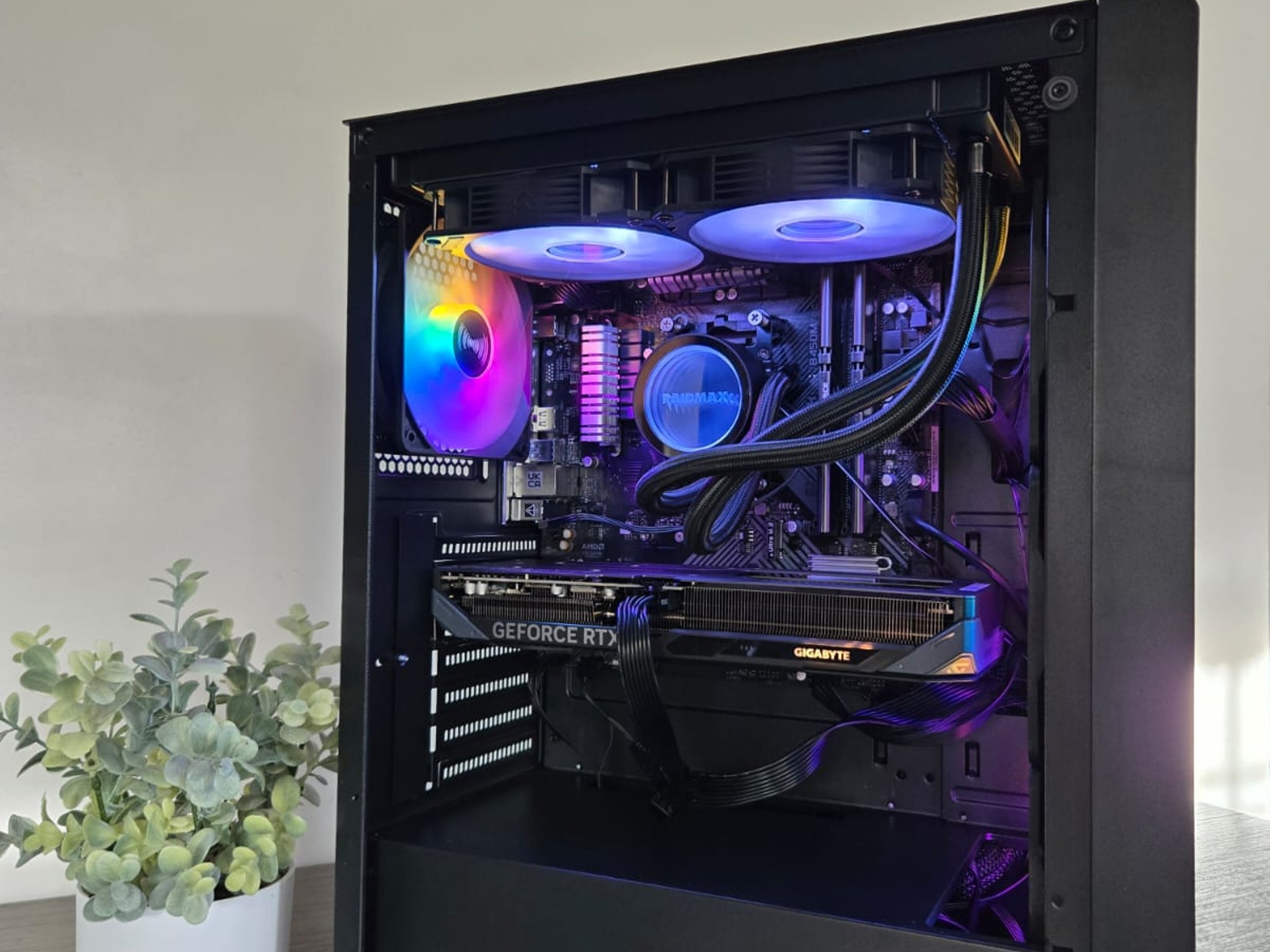 Black gaming pc, 5060 ti 8gb, 16gb ddr4, ryzen 5 5500