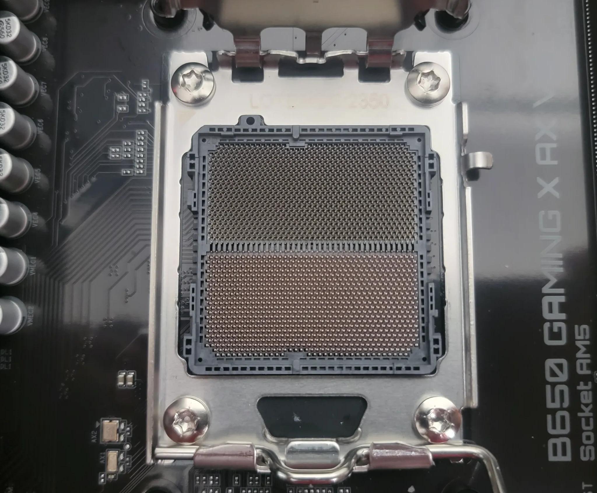 Gigabyte B650 Gaming X AX V2 AMD AM5 7000 8000 and 9000 series