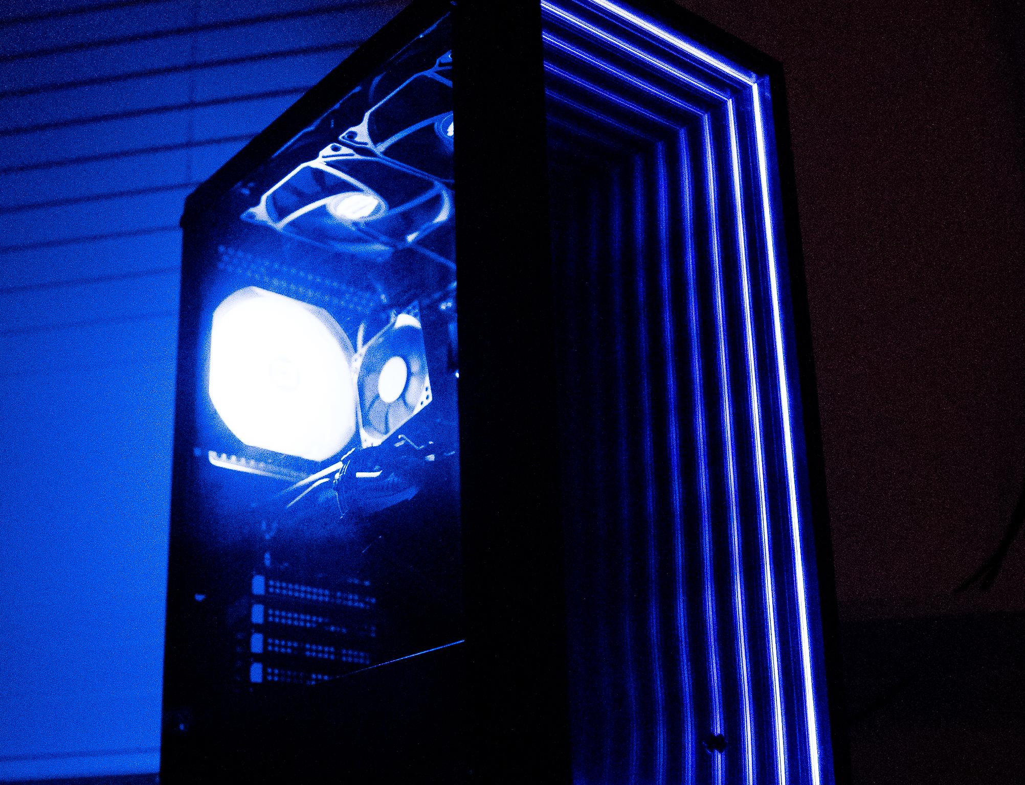 ⚫🔴 | RX 580 | INTEL i5 4670 | 12GB DDR3 RAM | 240GB SSD + 320GB HDD | Scarlet Dagger 2.0
