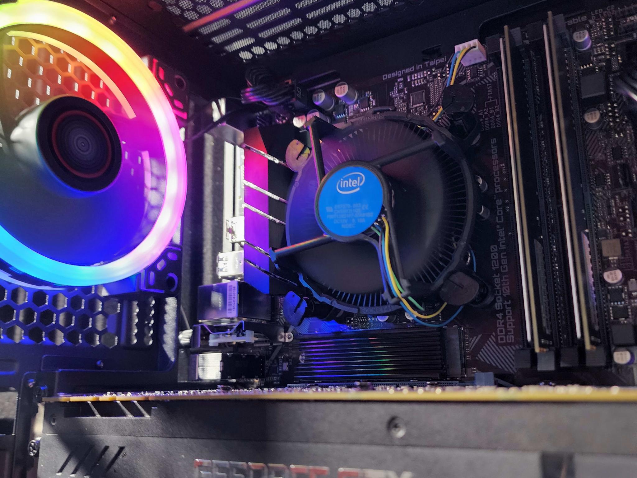 DarkLight - i3 10100F GTX 1070 250GB SSD