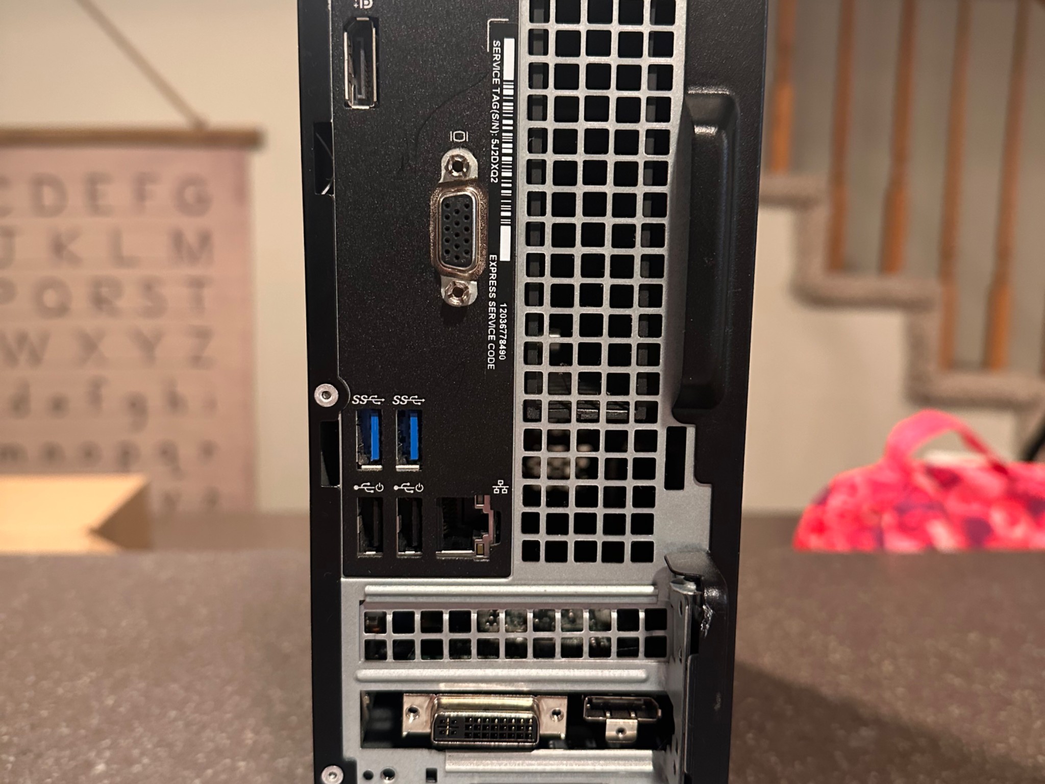 Dell Optiplex 3050 i3-6100 3.7Ghz 128GB SSD 8GB DDR4 R7 250