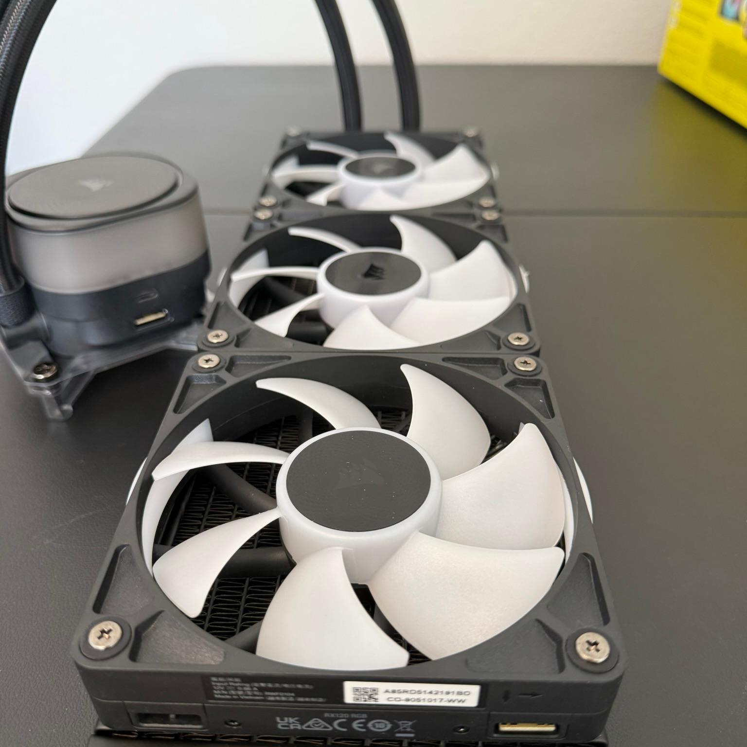 CORSAIR iCUE LINK TITAN RX 360 RGB AIO | Complete Kit | Box + Accessories