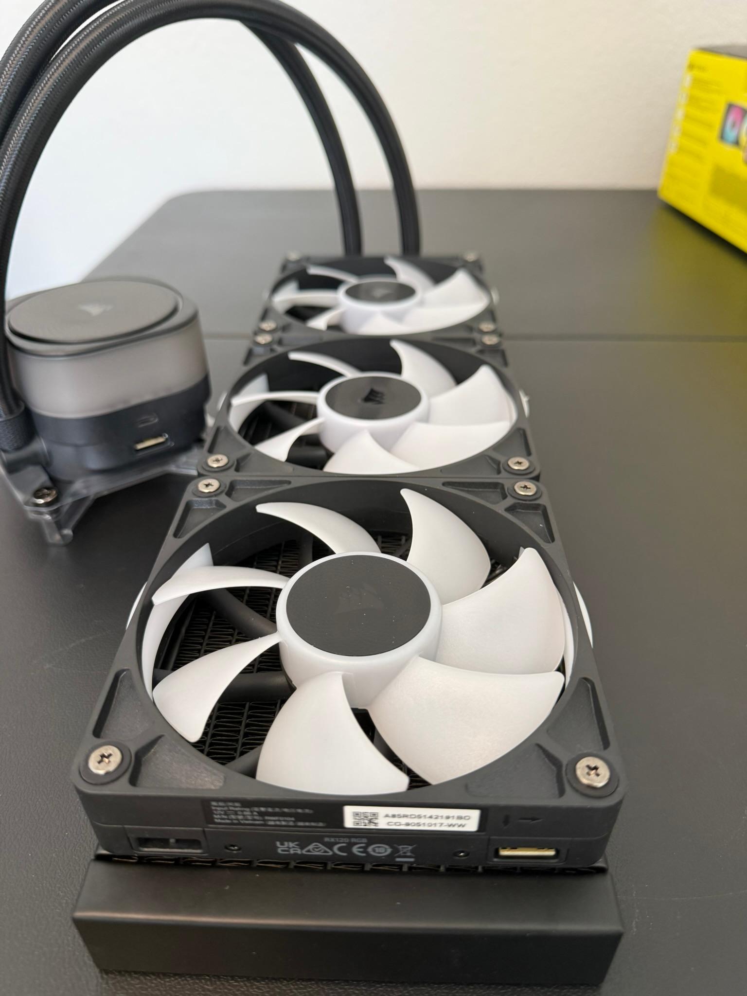 CORSAIR iCUE LINK TITAN RX 360 RGB AIO | Complete Kit | Box + Accessories