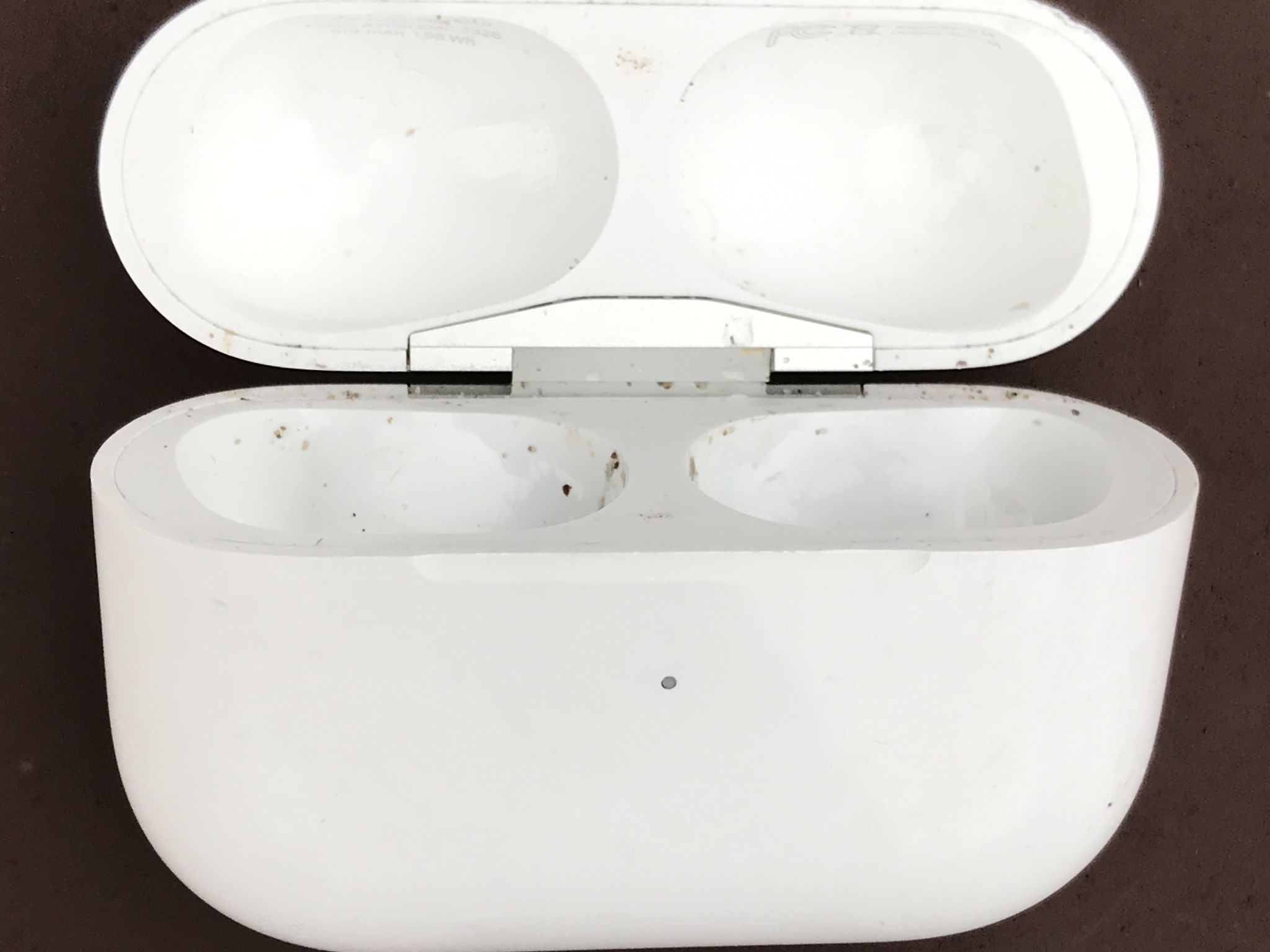 Apple AirPods Pro 1st Generation Wireless Earbuds Charging Case Only A2190