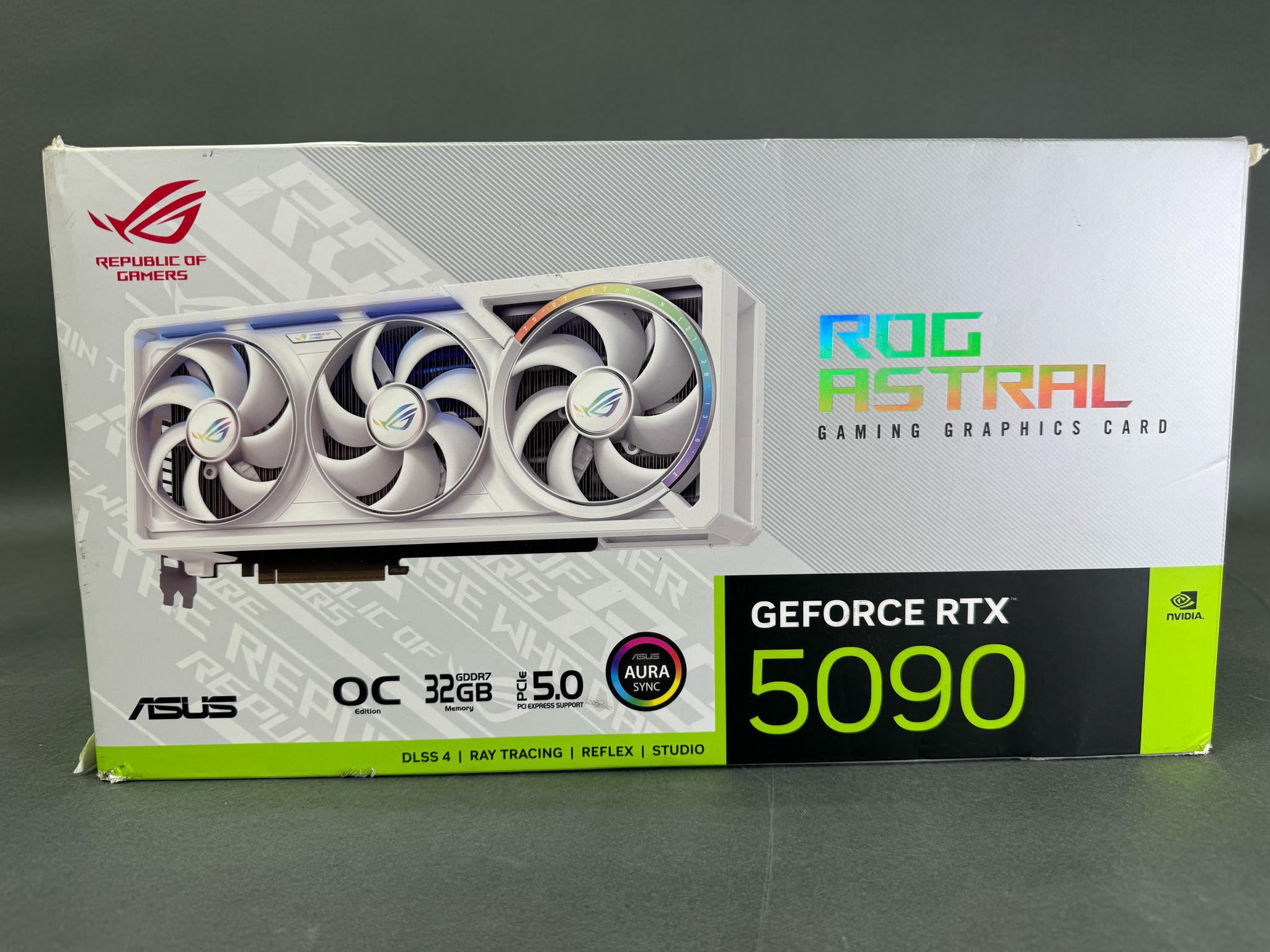 ASUS ROG Astral GeForce RTX 5090 32GB GDDR7 OC Edition White