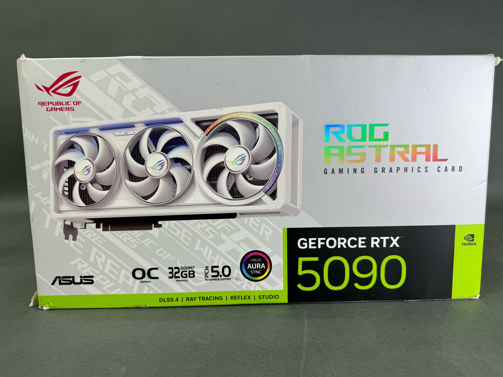 ASUS ROG Astral GeForce RTX 5090 32GB GDDR7 OC Edition White