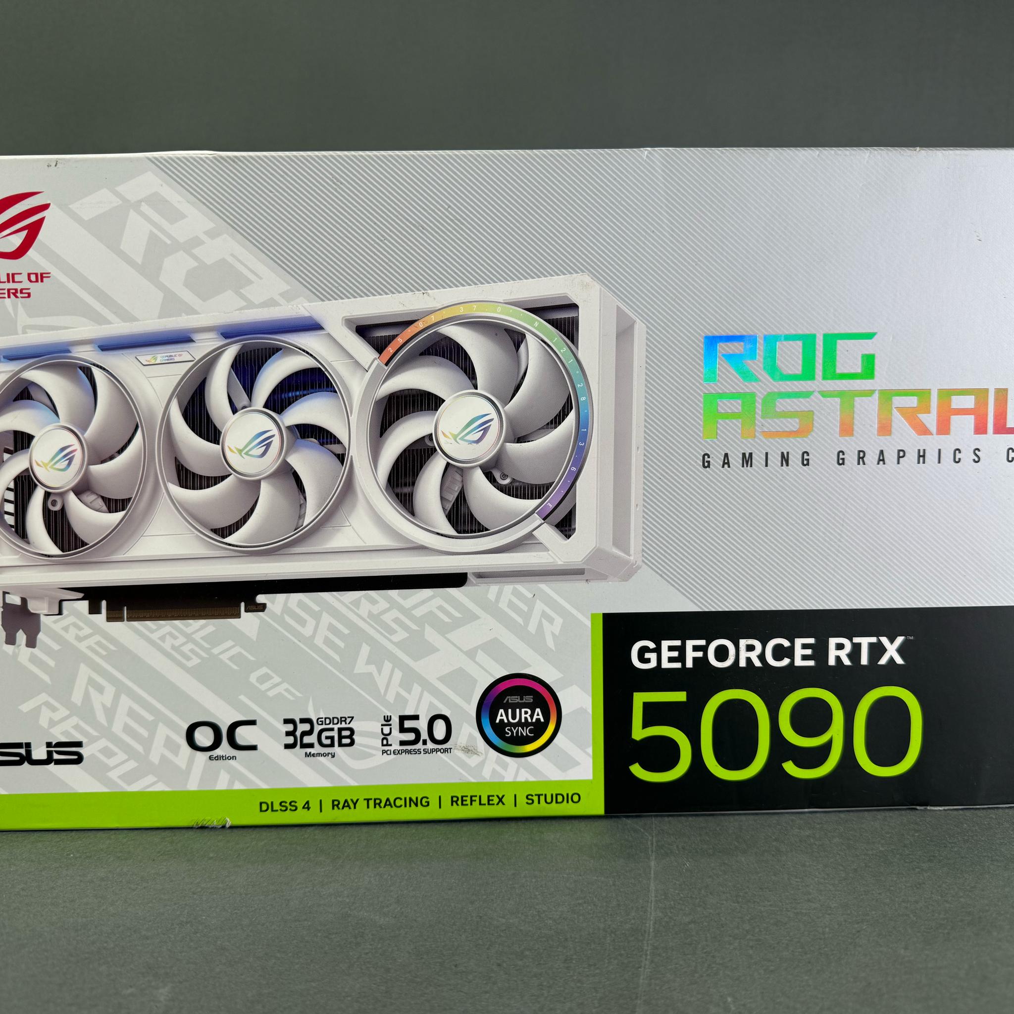ASUS ROG Astral GeForce RTX 5090 32GB GDDR7 OC Edition White