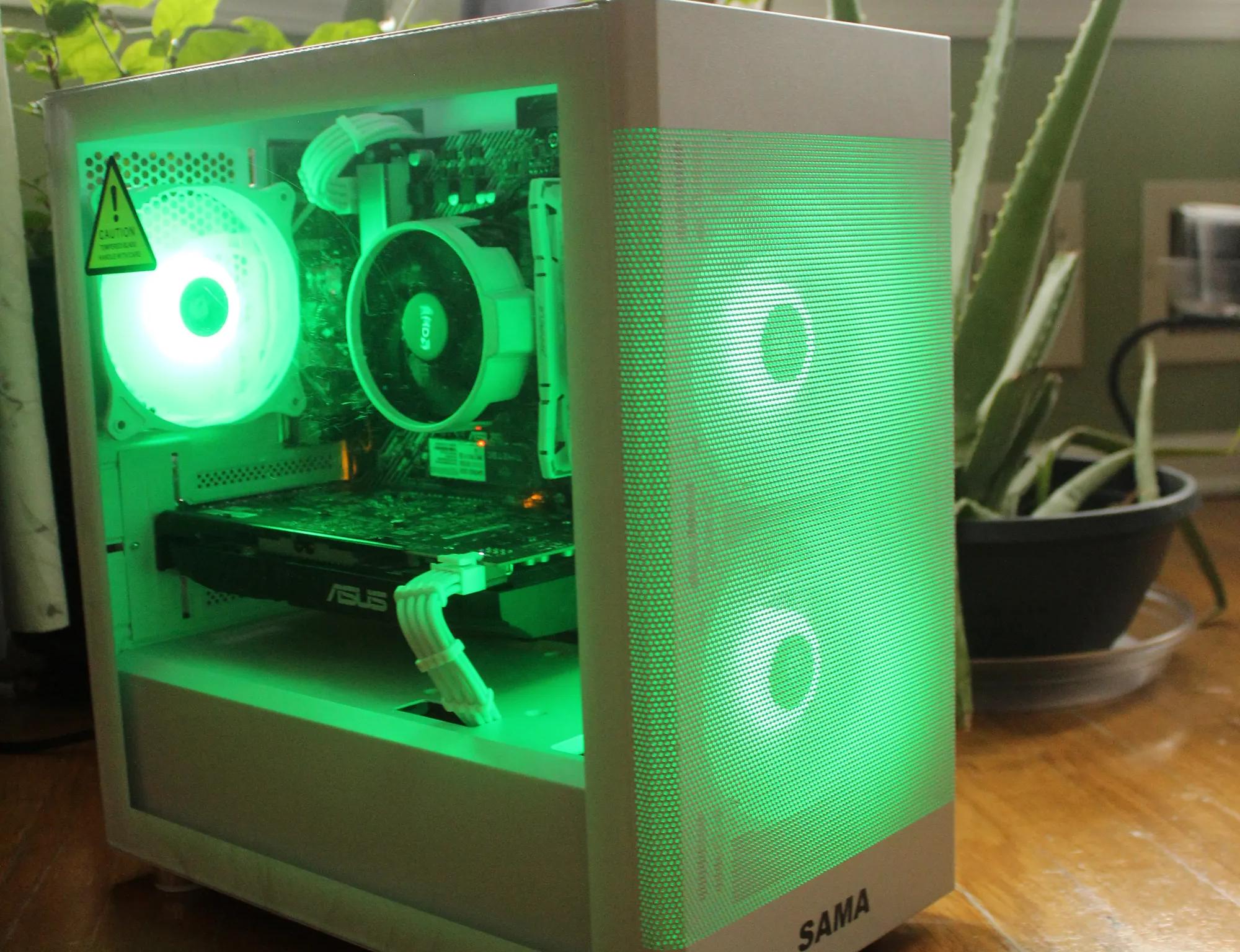 |200+ FPS FORTNITE| All White Ryzen 3 4100- RX 580- 16GB RAM- 512GB SSD WIFI