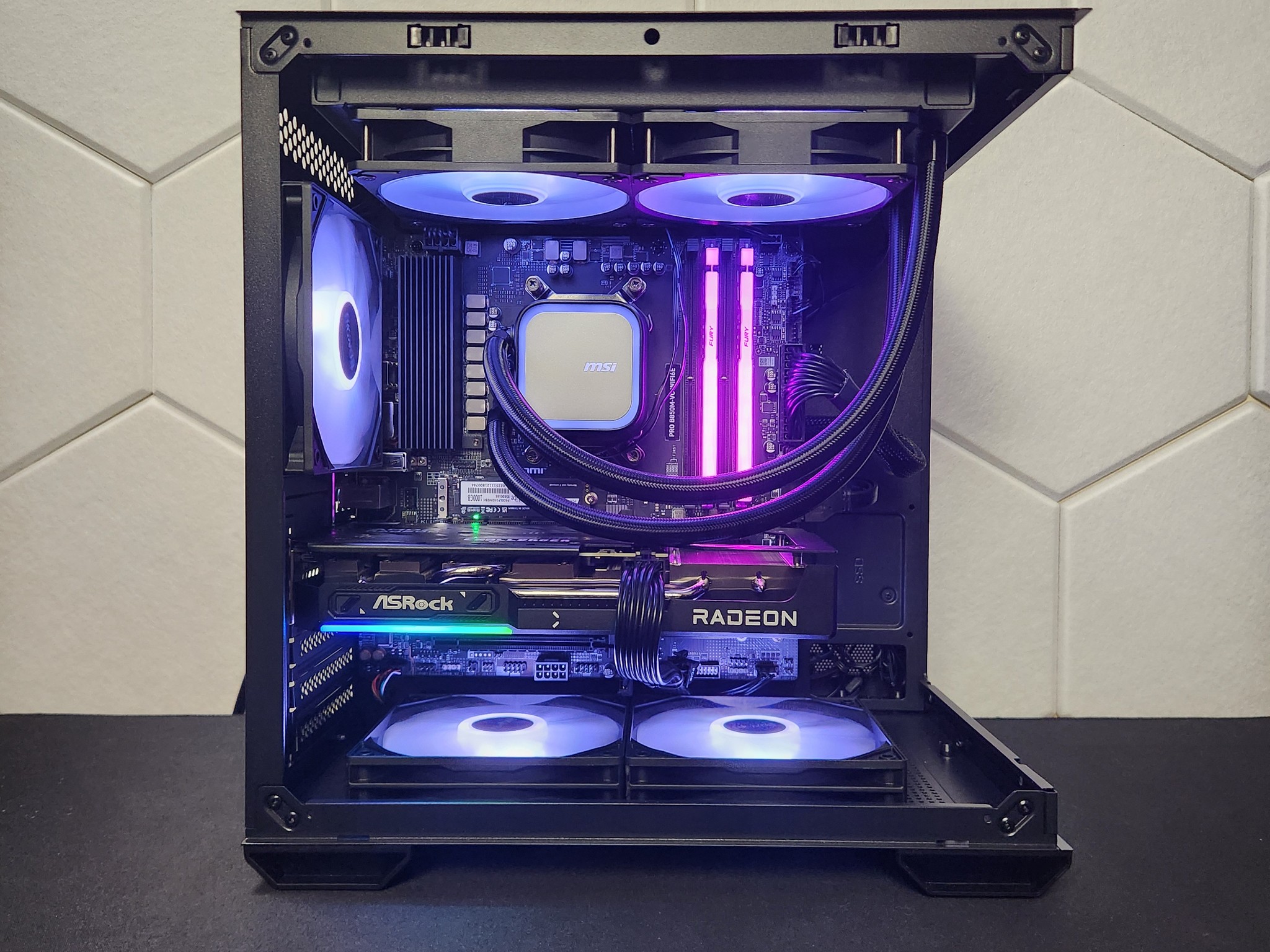 RX 9060XT 16GB  | Ryzen 5 7500X3D | 16GB DDR5 | 1TB SSD | WIFI+BT