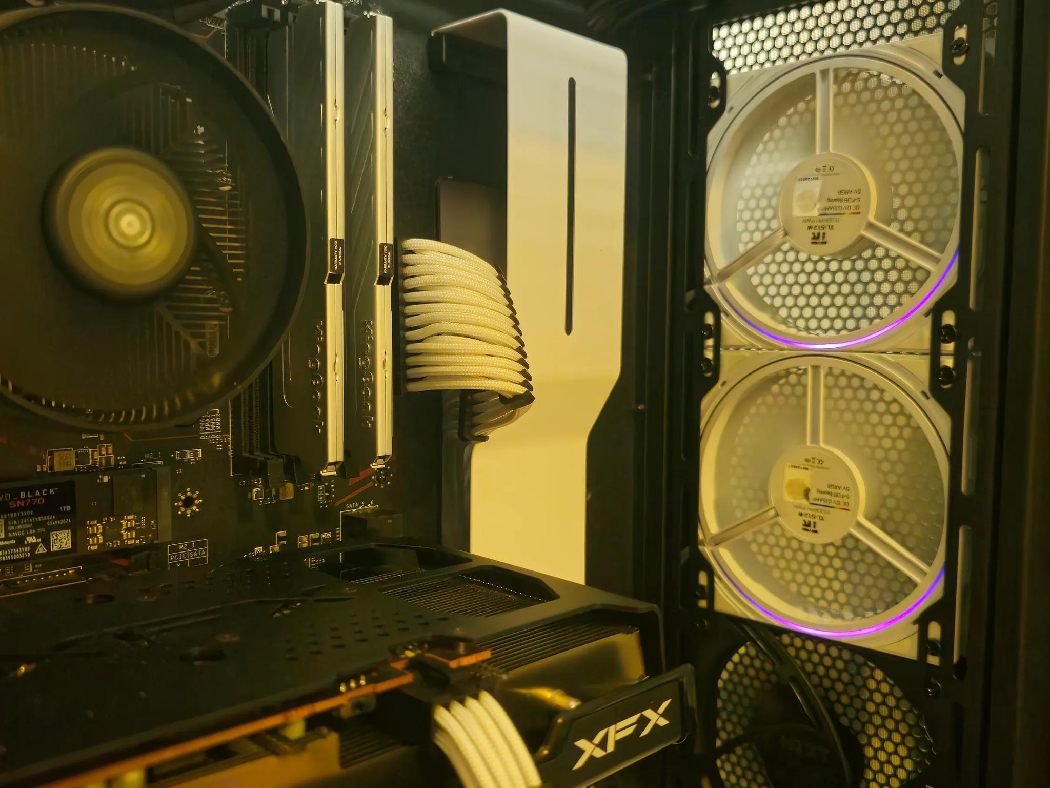 Mid-Range Gaming PC // RX 6600 // Ryzen 5 3600 // 32GB DDR4 // 1TB NVME