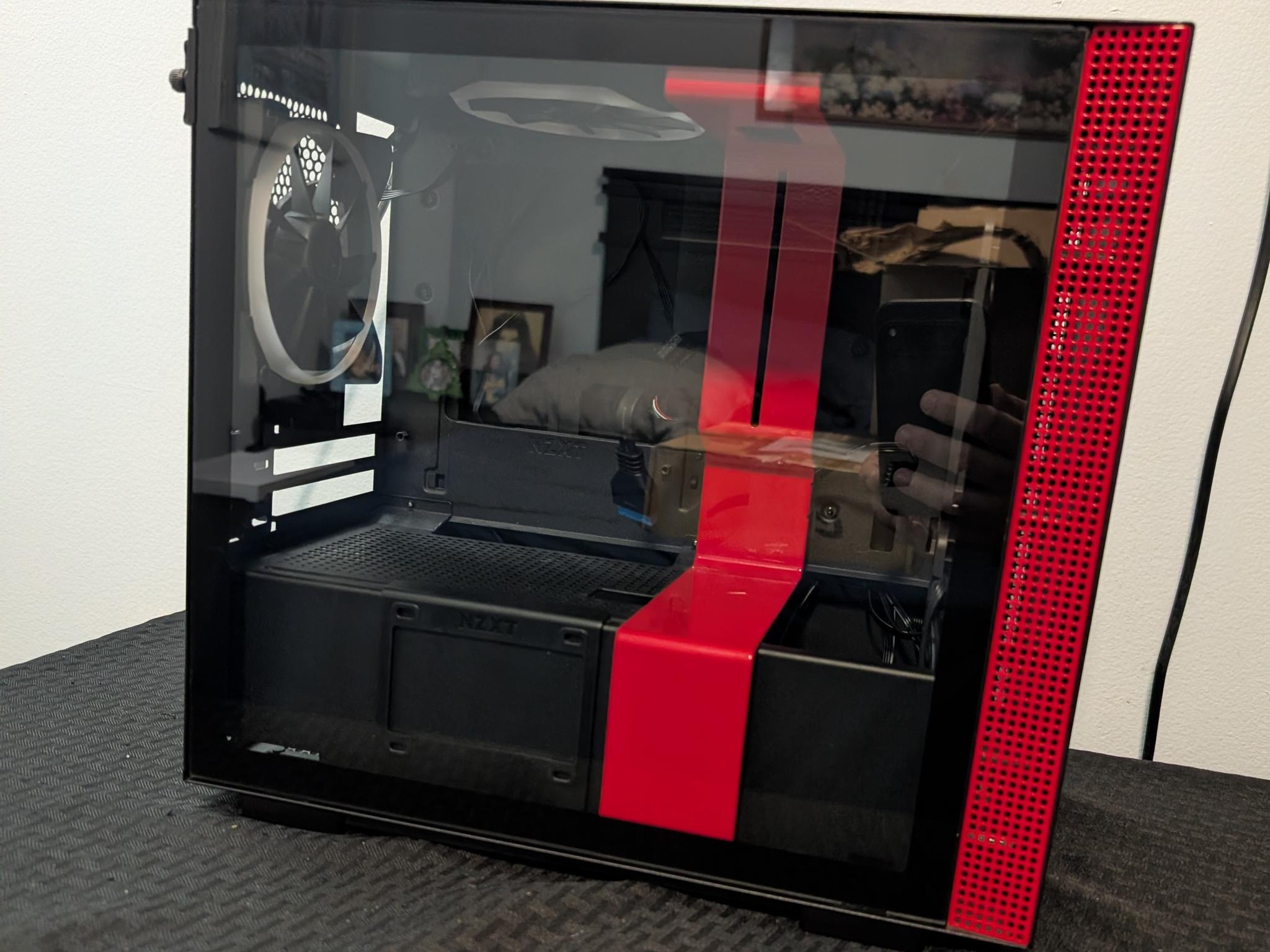 NZXT H210i ITX Case with Fans and Fan Hub