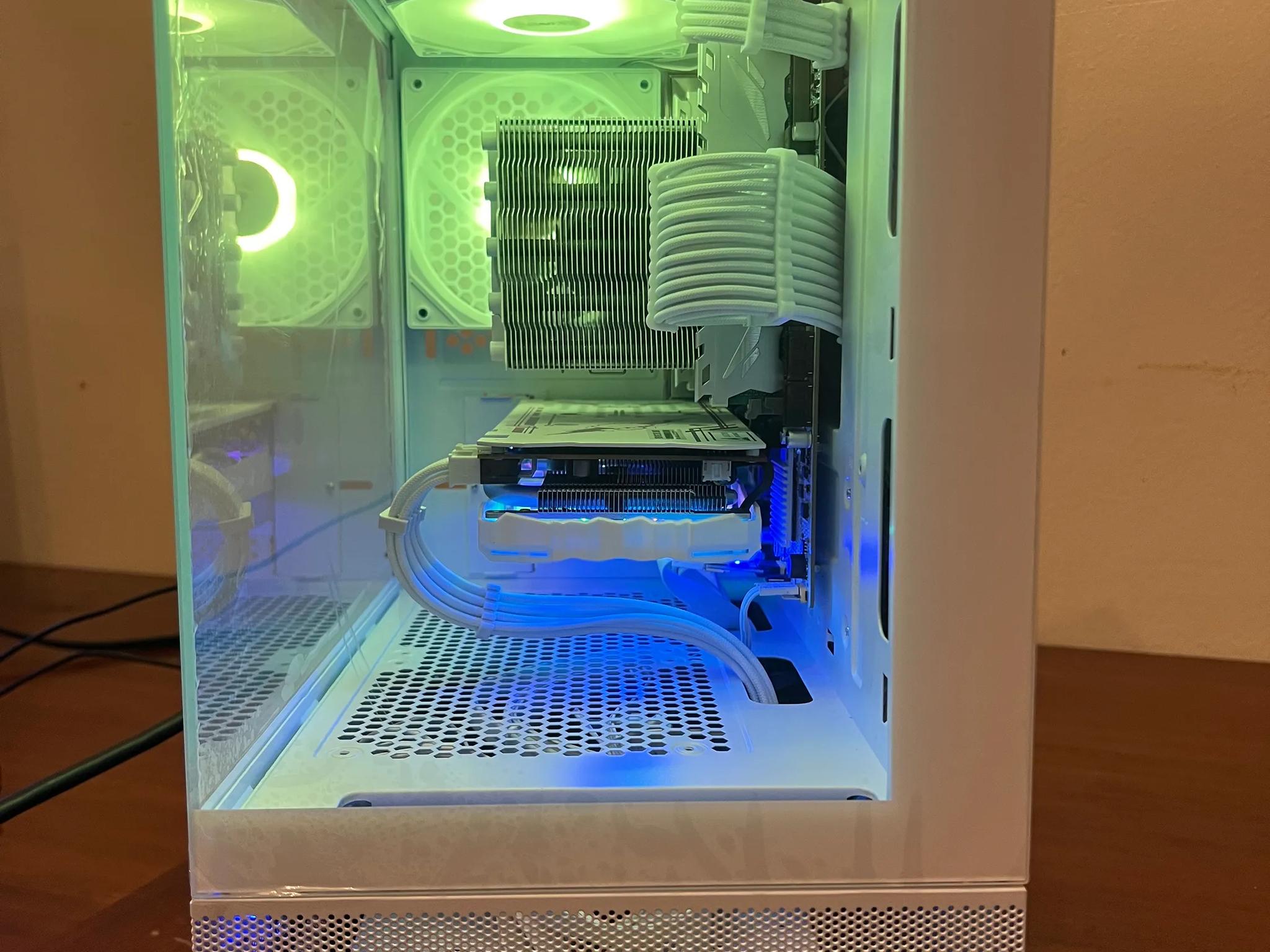 Intel 10 Core White Gaming PC RX 580 1tb NVME SSD 32GB RAM WIFi WINDOWS 10 Pro
