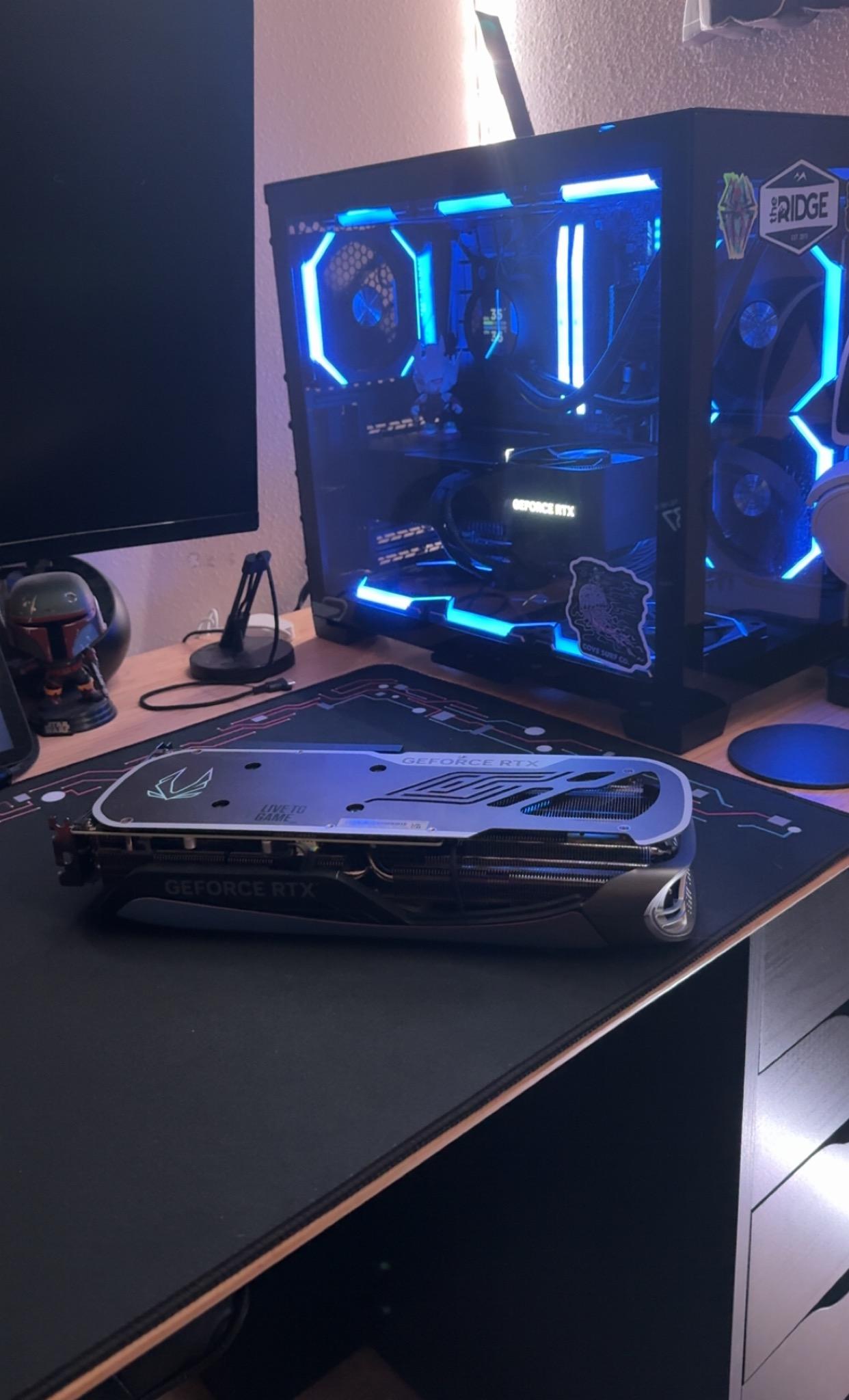 GeForce RTX 4070 Into the Spiderverse Edition