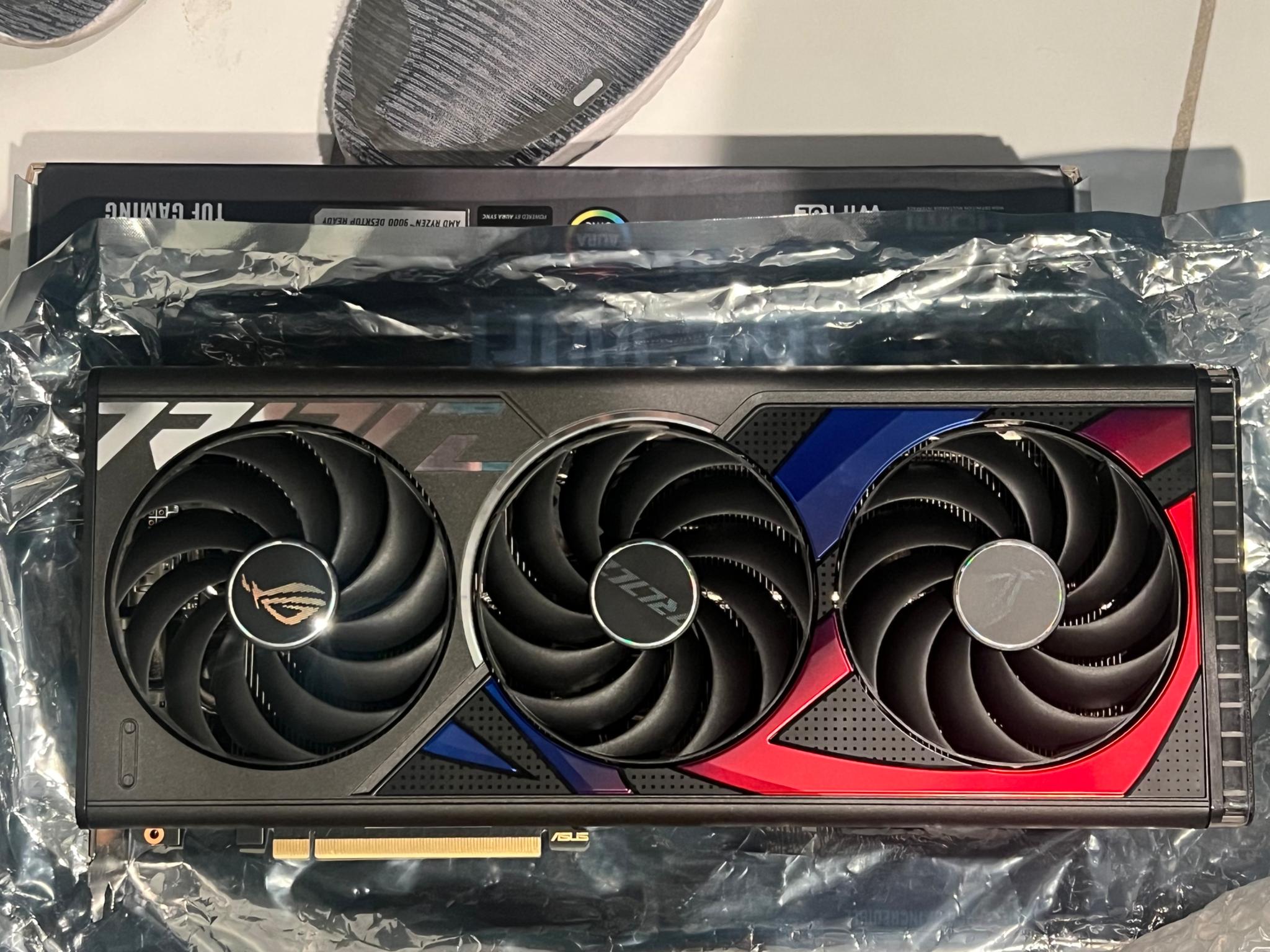 ASUS NVIDIA GeForce RTX 4070 Ti ROG Strix Overclocked Triple Fan 12GB GDDR6X PCIe 4.0 Graphics Card