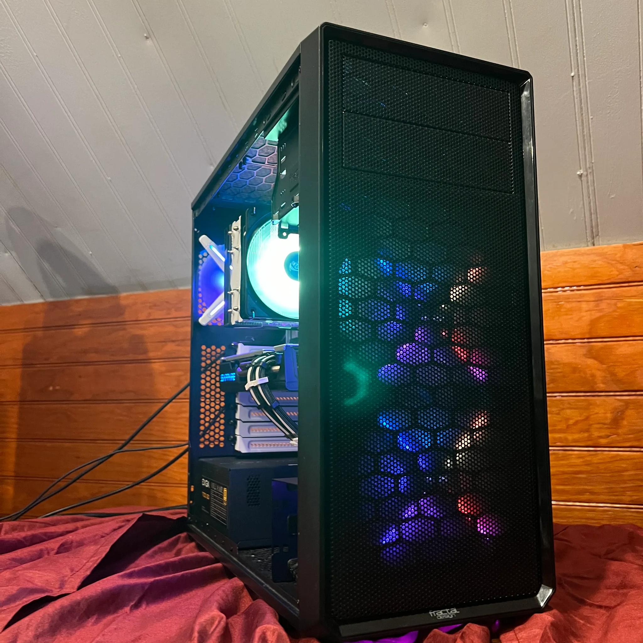 "The X-FIGHTER" 3400g , RX 580, black and white gaming pc with 32gb ram, and free headset