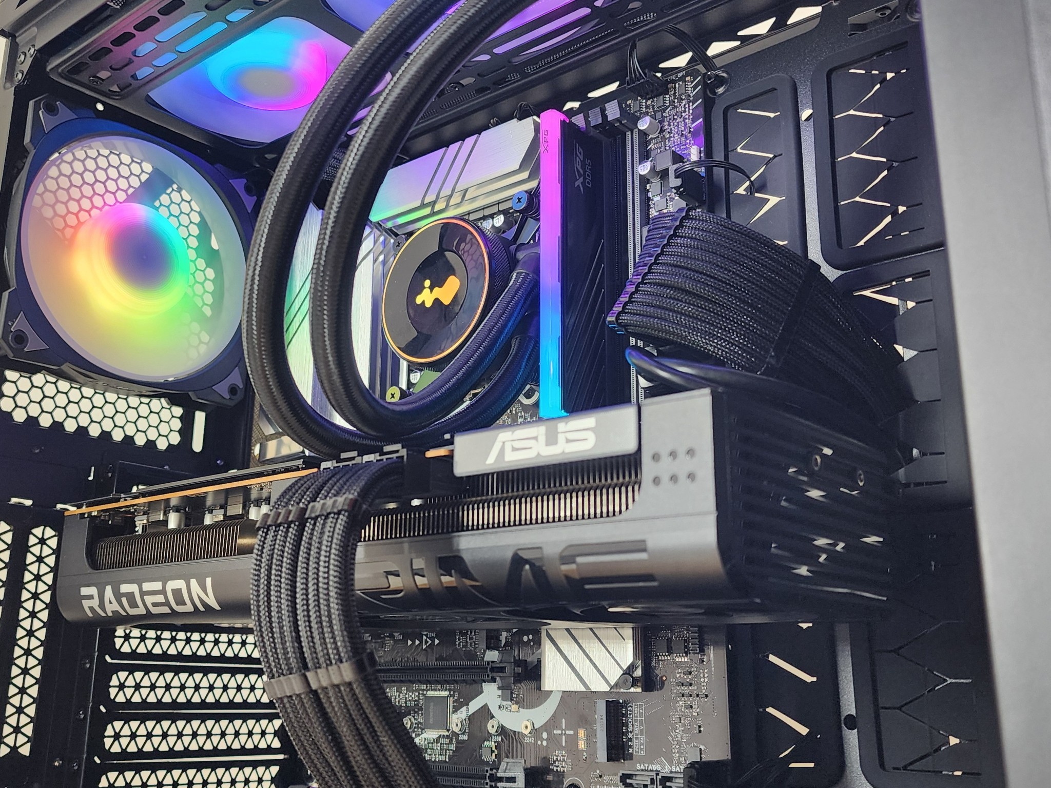 Gaming PC i7-14700KF 16GB RAM 1TB SSD RX 9070 16GB 16GB Windows 11 Computer