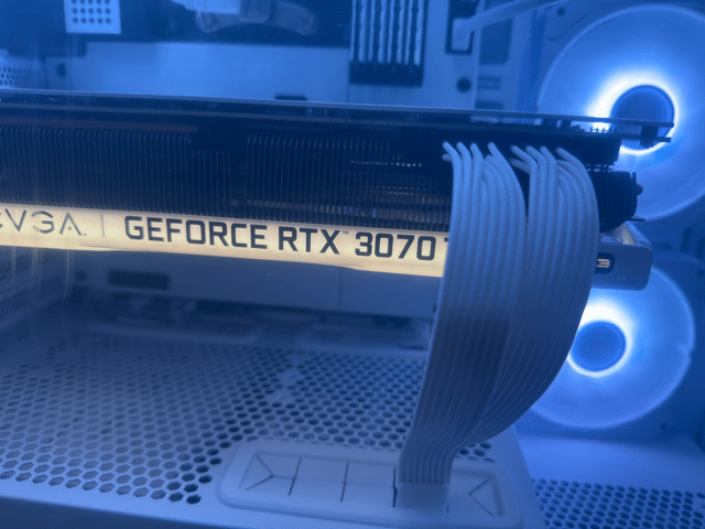 ⚪️All White⚪️ 1440p Mid-Ranged Gaming PC (3070 ti with ryzen 5 5600X3D)